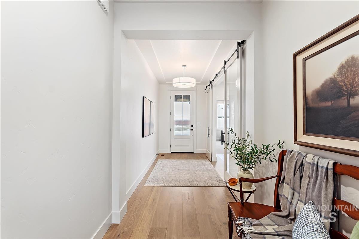 7058 N Canter Trail Ave, Meridian, Idaho 83646, 3 Bedrooms, 2.5 Bathrooms, Residential For Sale, Price $674,900,MLS 98979728