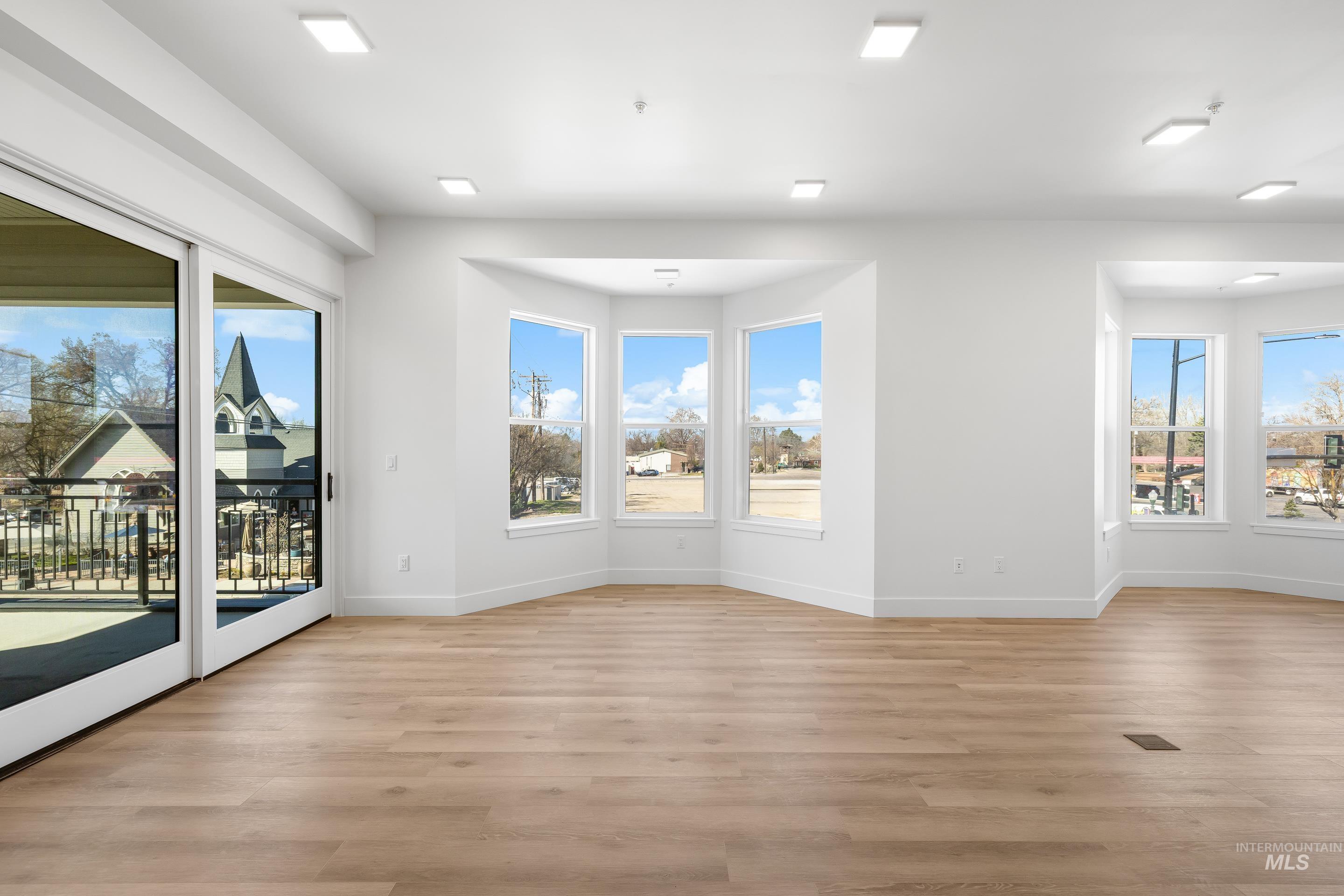 55 E State St, Eagle, Idaho 83616, 2 Bedrooms, 2 Bathrooms, Residential For Sale, Price $1,080,000, 98979741