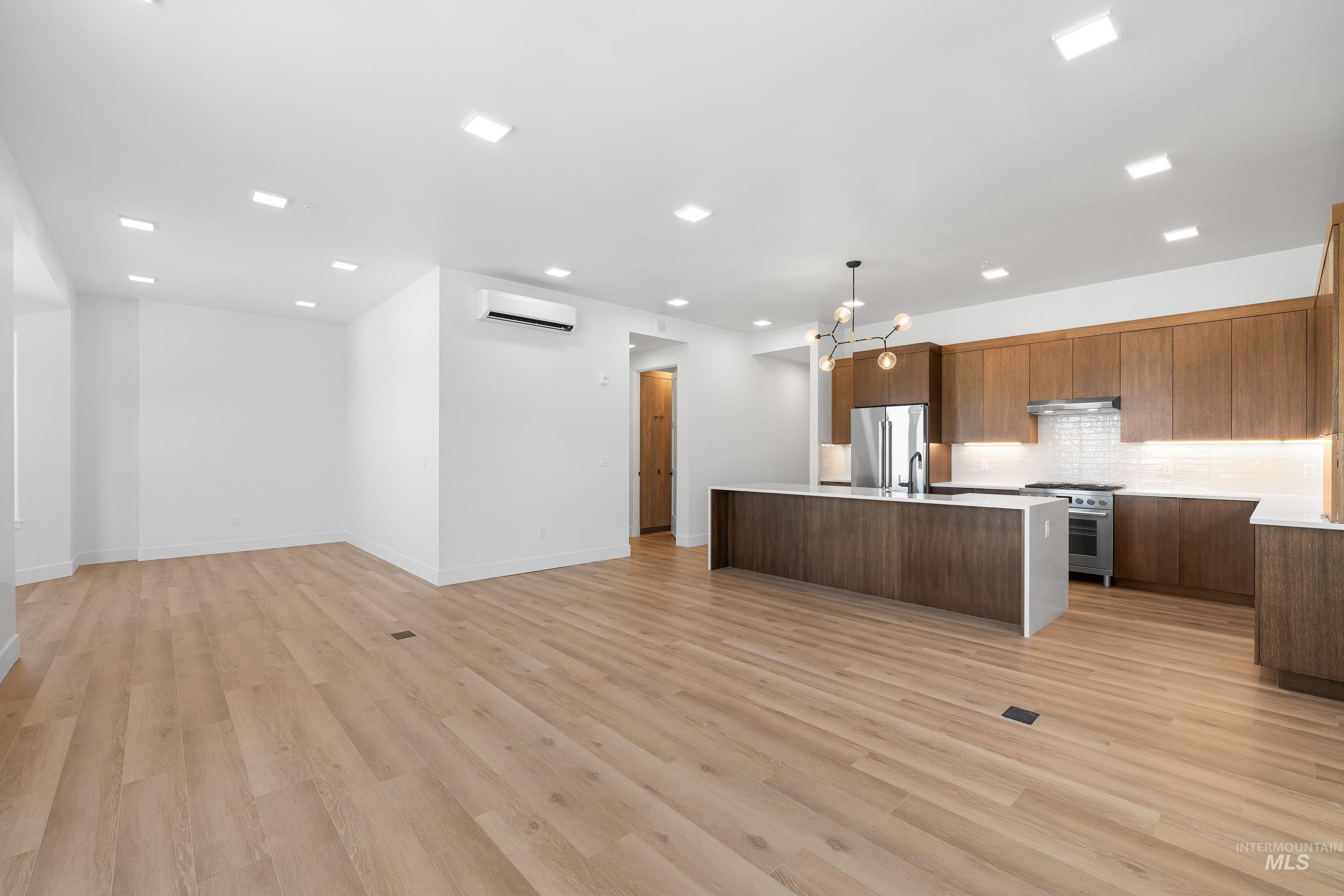 55 E State St, Eagle, Idaho 83616, 2 Bedrooms, 2 Bathrooms, Residential For Sale, Price $1,080,000, 98979741