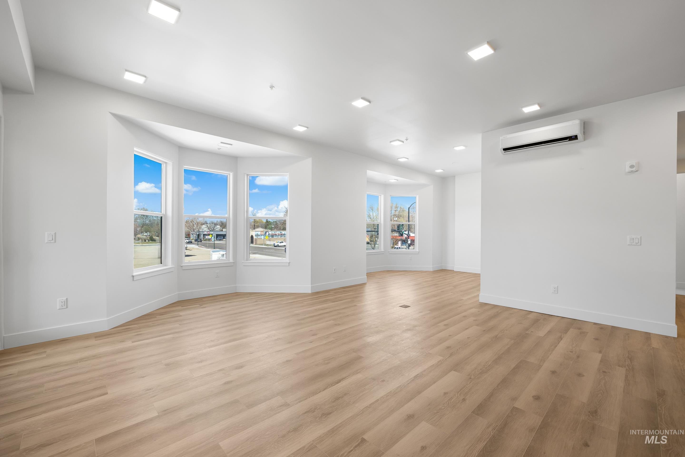 55 E State St, Eagle, Idaho 83616, 2 Bedrooms, 2 Bathrooms, Residential For Sale, Price $1,080,000, 98979741