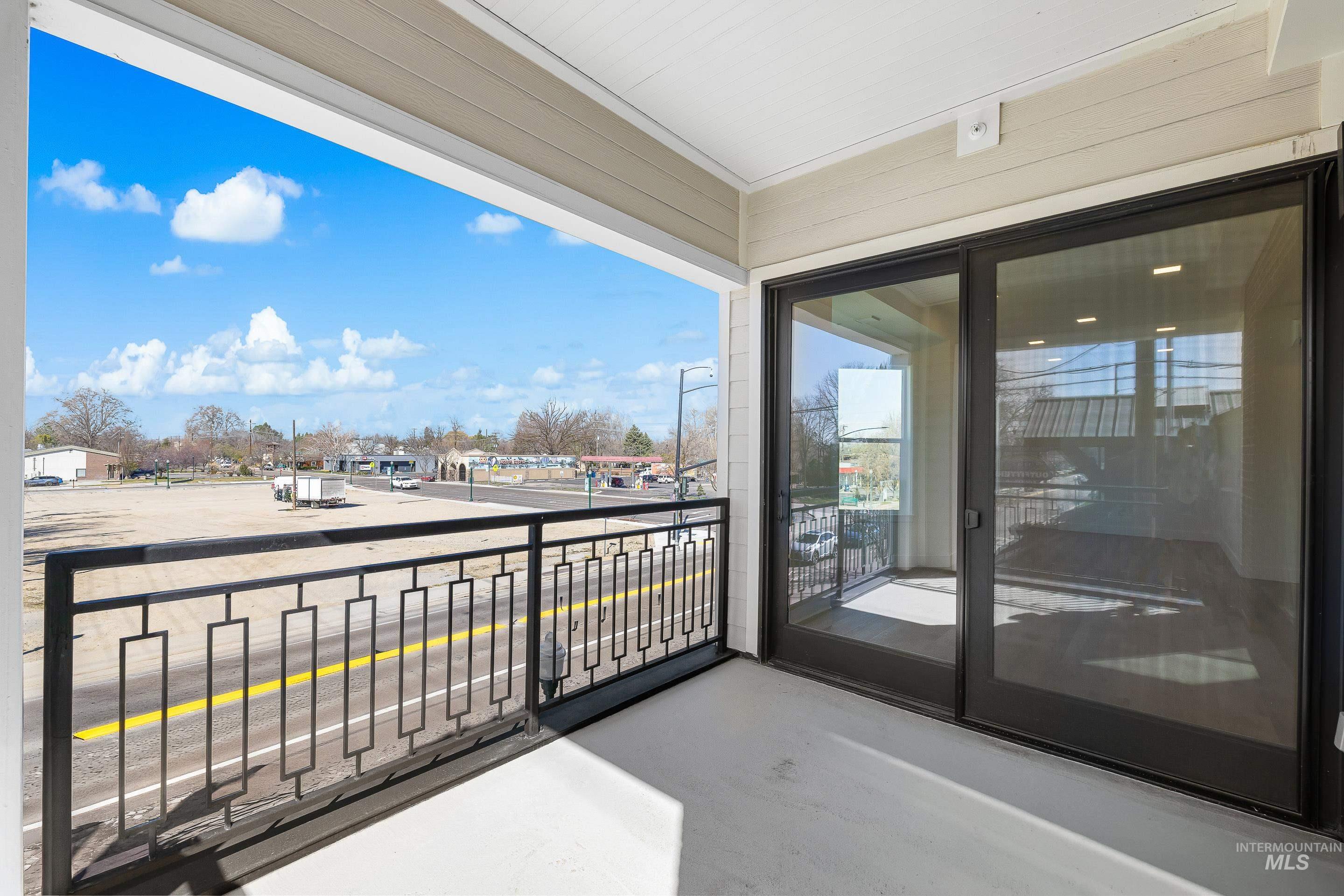 55 E State St, Eagle, Idaho 83616, 2 Bedrooms, 2 Bathrooms, Residential For Sale, Price $1,080,000, 98979741