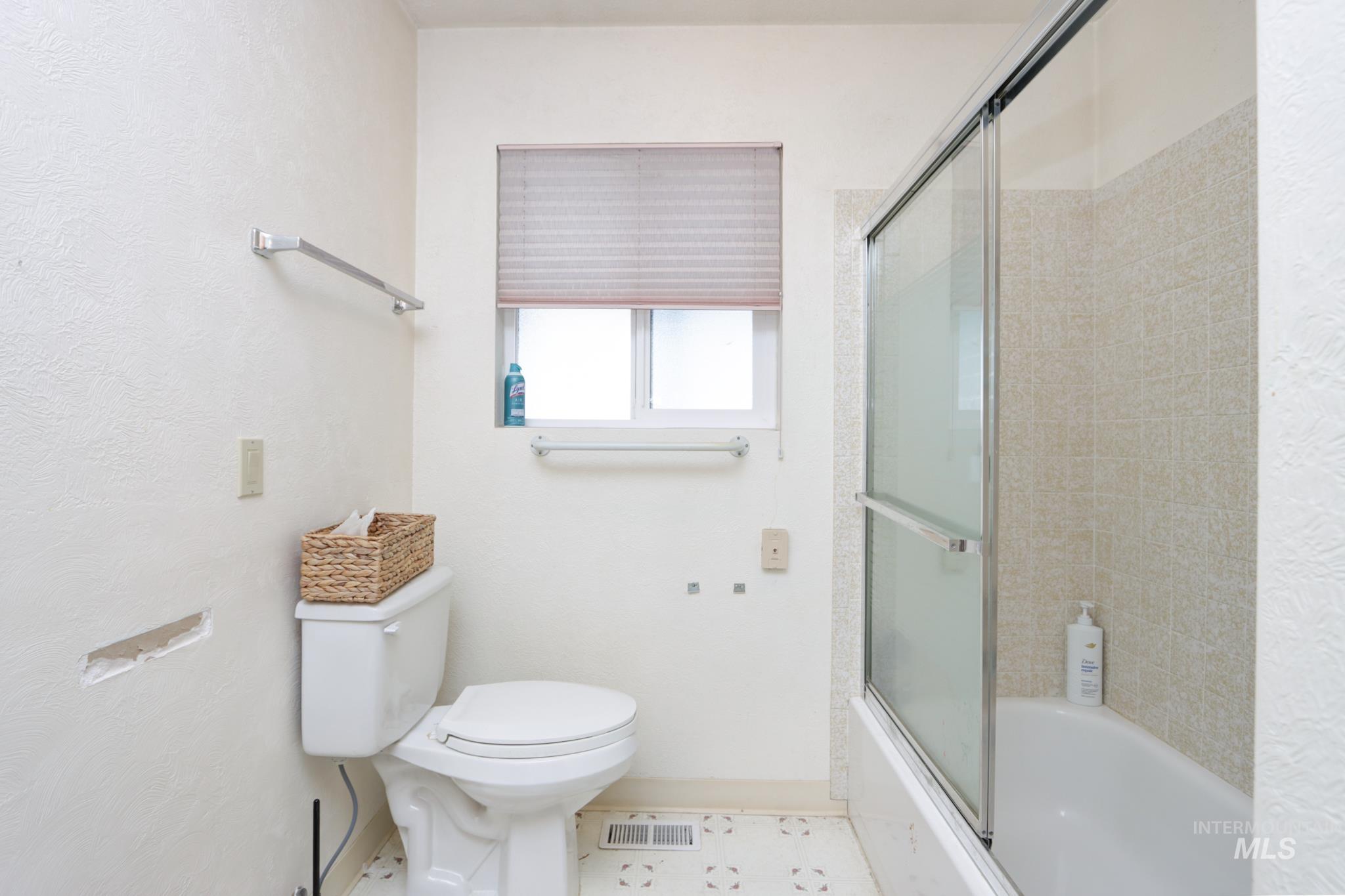 1302 SW 12th St, Ontario, Oregon 97914, 3 Bedrooms, 2 Bathrooms, Residential For Sale, Price $309,000, 98979744