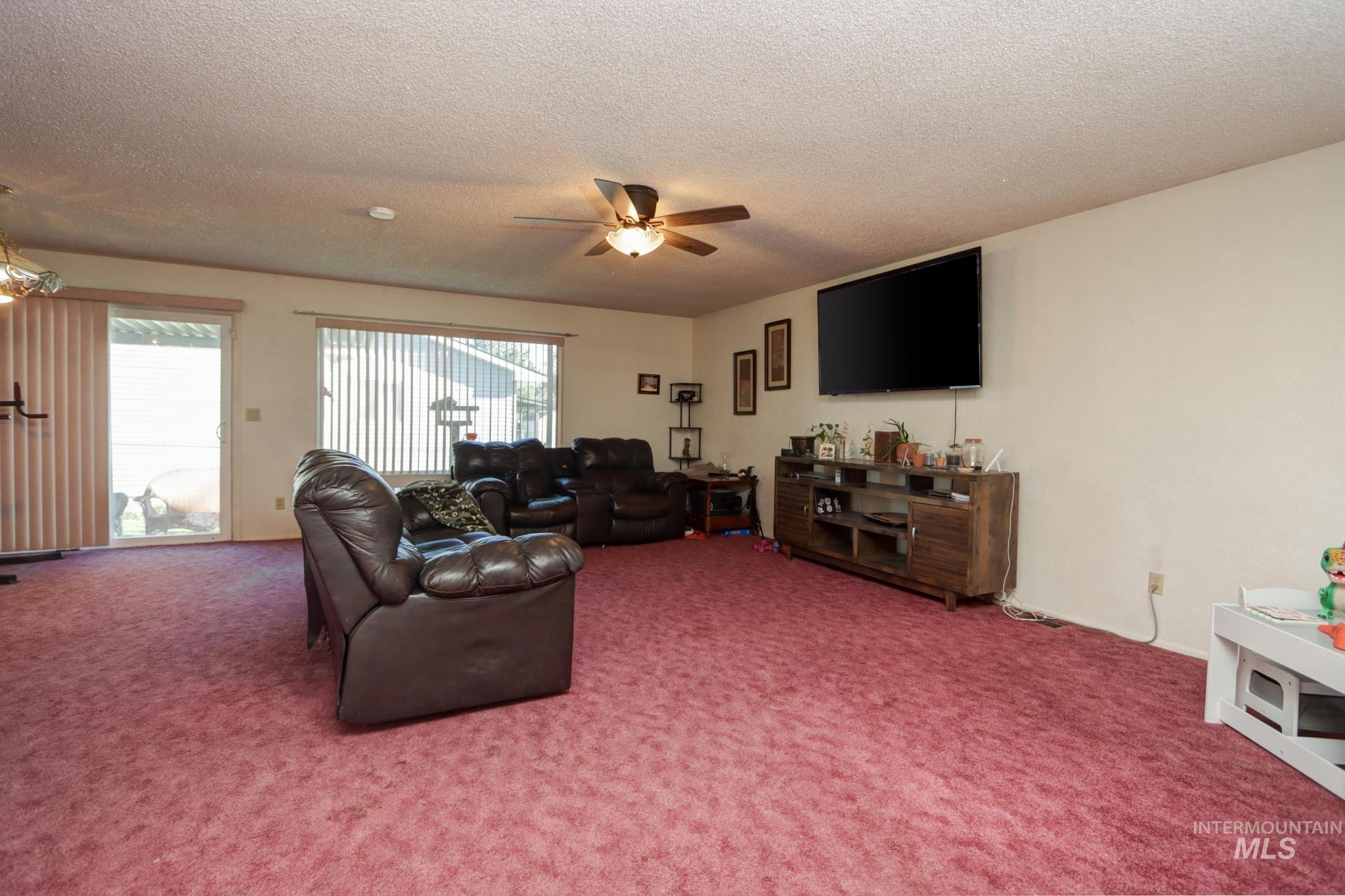 1302 SW 12th St, Ontario, Oregon 97914, 3 Bedrooms, 2 Bathrooms, Residential For Sale, Price $309,000, 98979744