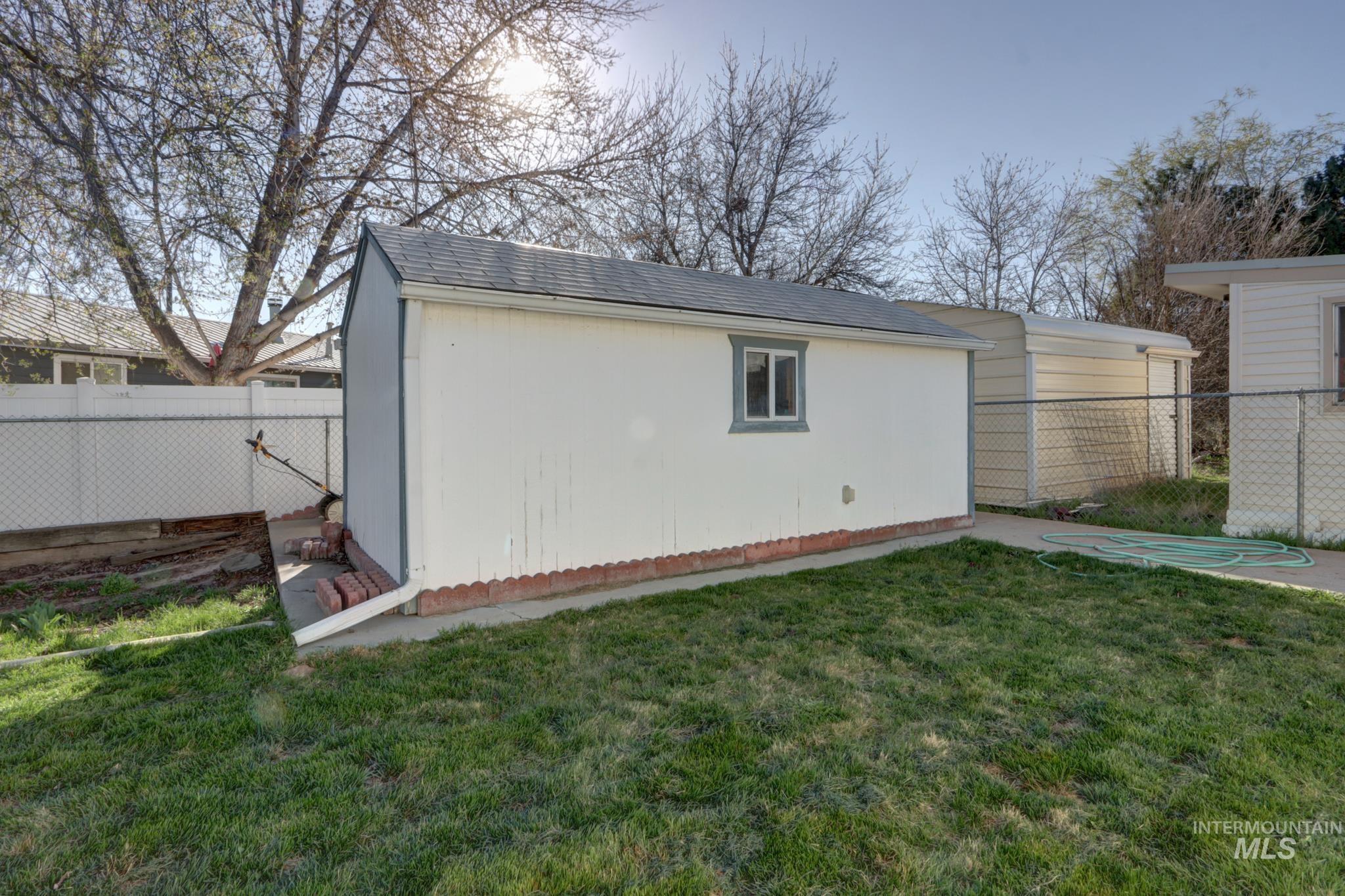 1302 SW 12th St, Ontario, Oregon 97914, 3 Bedrooms, 2 Bathrooms, Residential For Sale, Price $309,000, 98979744