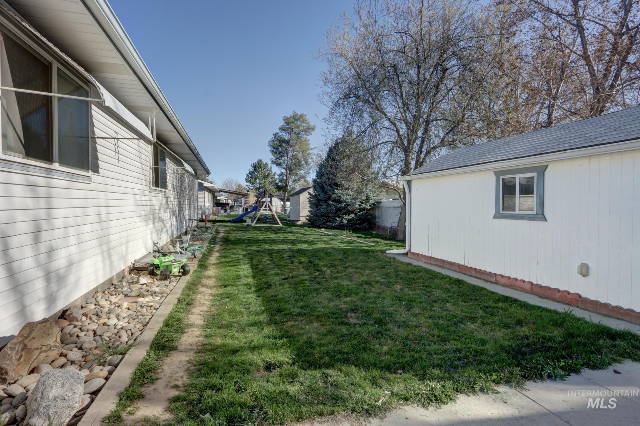 1302 SW 12th St, Ontario, Oregon 97914, 3 Bedrooms, 2 Bathrooms, Residential For Sale, Price $309,000, 98979744