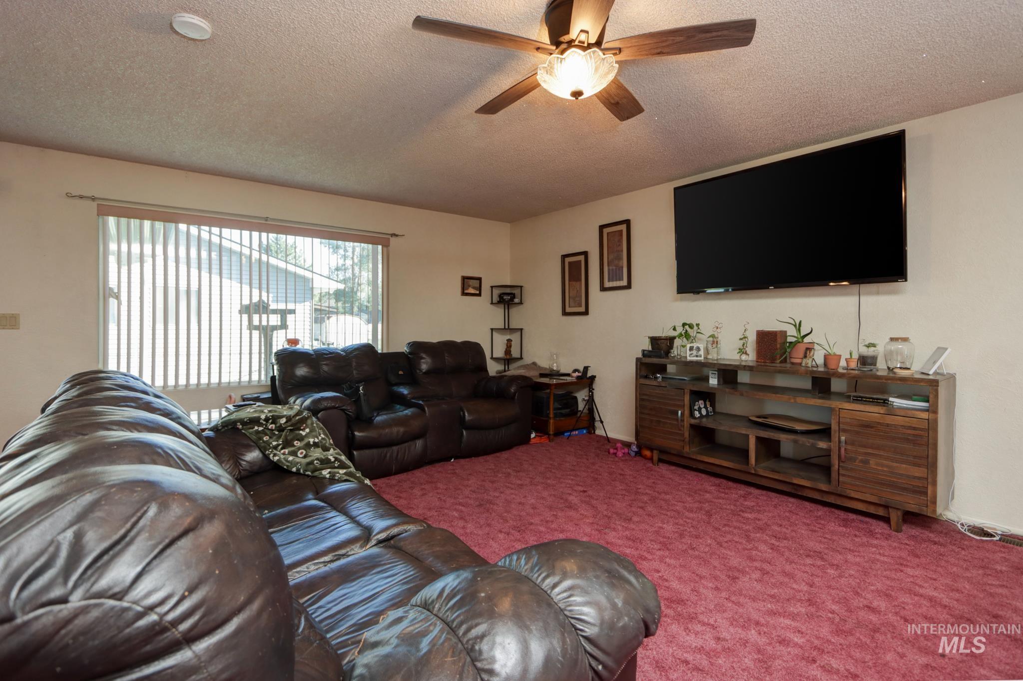 1302 SW 12th St, Ontario, Oregon 97914, 3 Bedrooms, 2 Bathrooms, Residential For Sale, Price $309,000, 98979744