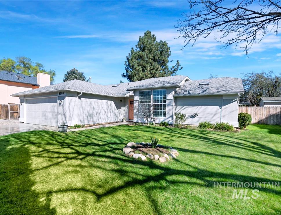 9288 W Holt St, Boise, Idaho 83704, 3 Bedrooms, 2 Bathrooms, Residential For Sale, Price $425,000, 98979748