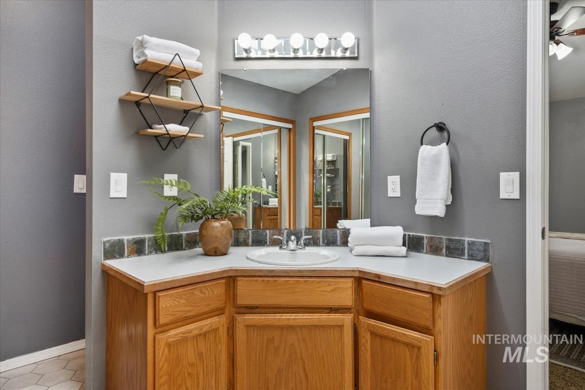 9288 W Holt St, Boise, Idaho 83704, 3 Bedrooms, 2 Bathrooms, Residential For Sale, Price $425,000, 98979748