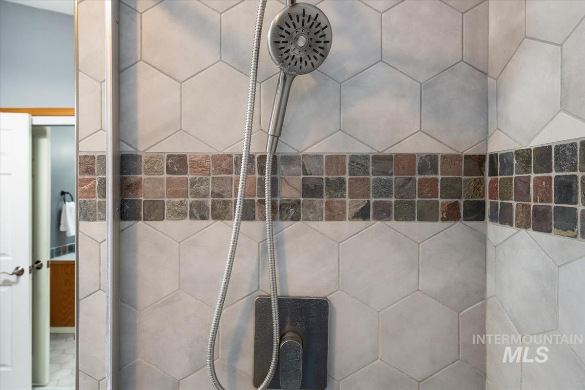 9288 W Holt St, Boise, Idaho 83704, 3 Bedrooms, 2 Bathrooms, Residential For Sale, Price $425,000, 98979748