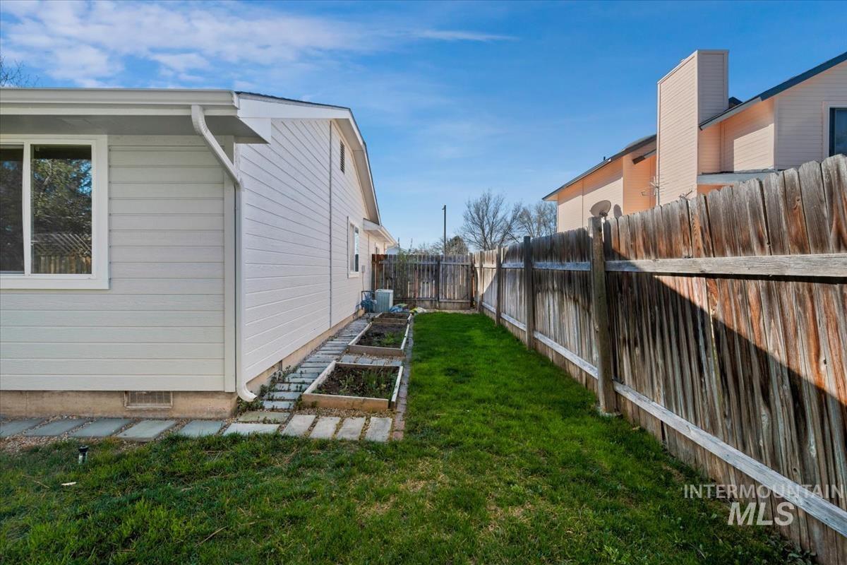 9288 W Holt St, Boise, Idaho 83704, 3 Bedrooms, 2 Bathrooms, Residential For Sale, Price $425,000, 98979748