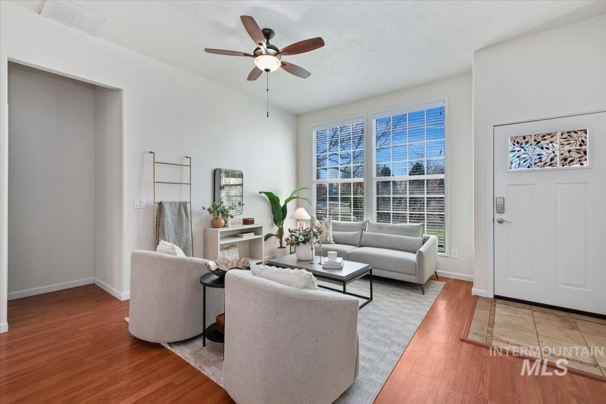 9288 W Holt St, Boise, Idaho 83704, 3 Bedrooms, 2 Bathrooms, Residential For Sale, Price $425,000, 98979748