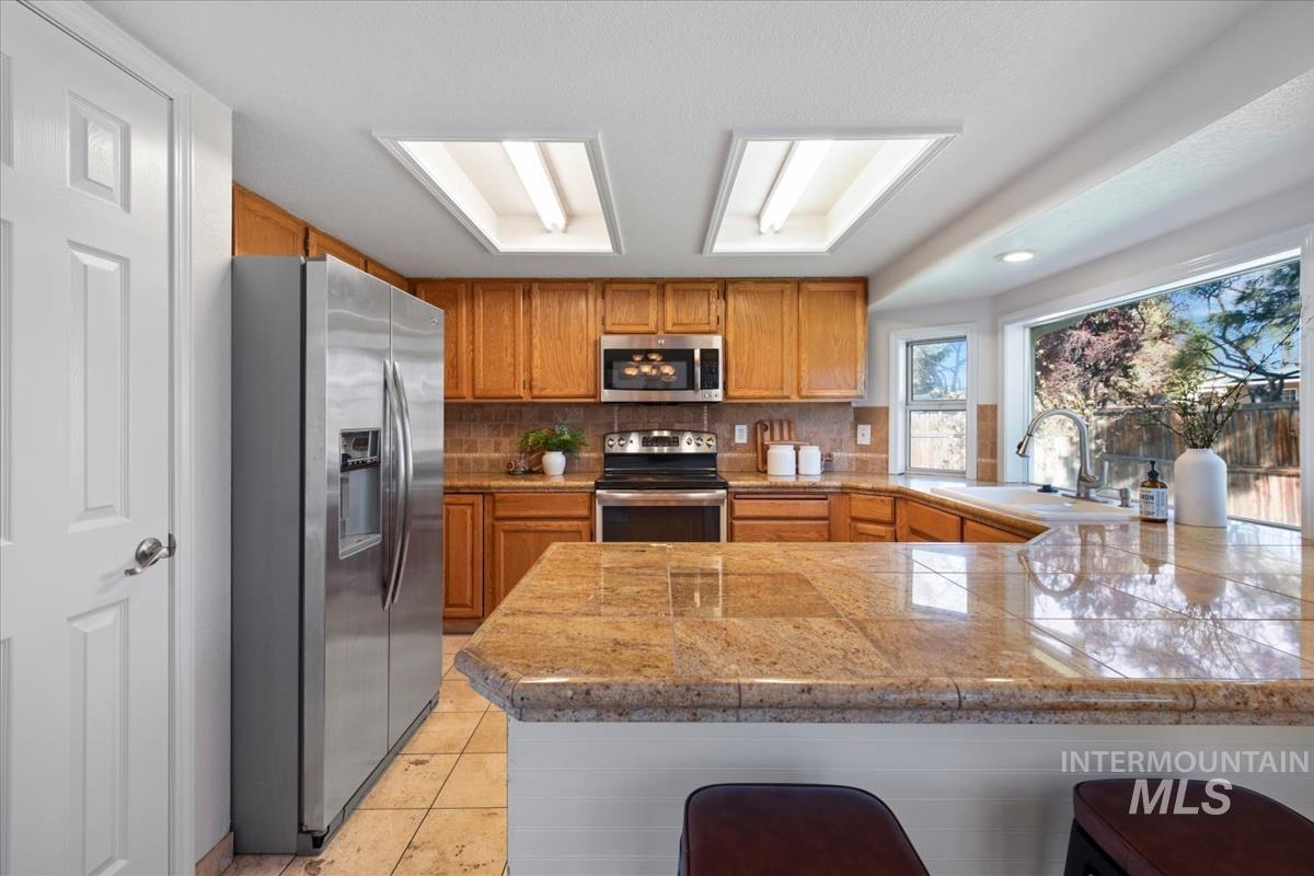 9288 W Holt St, Boise, Idaho 83704, 3 Bedrooms, 2 Bathrooms, Residential For Sale, Price $425,000, 98979748