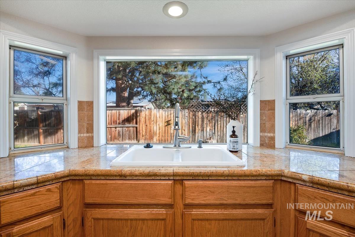 9288 W Holt St, Boise, Idaho 83704, 3 Bedrooms, 2 Bathrooms, Residential For Sale, Price $425,000, 98979748