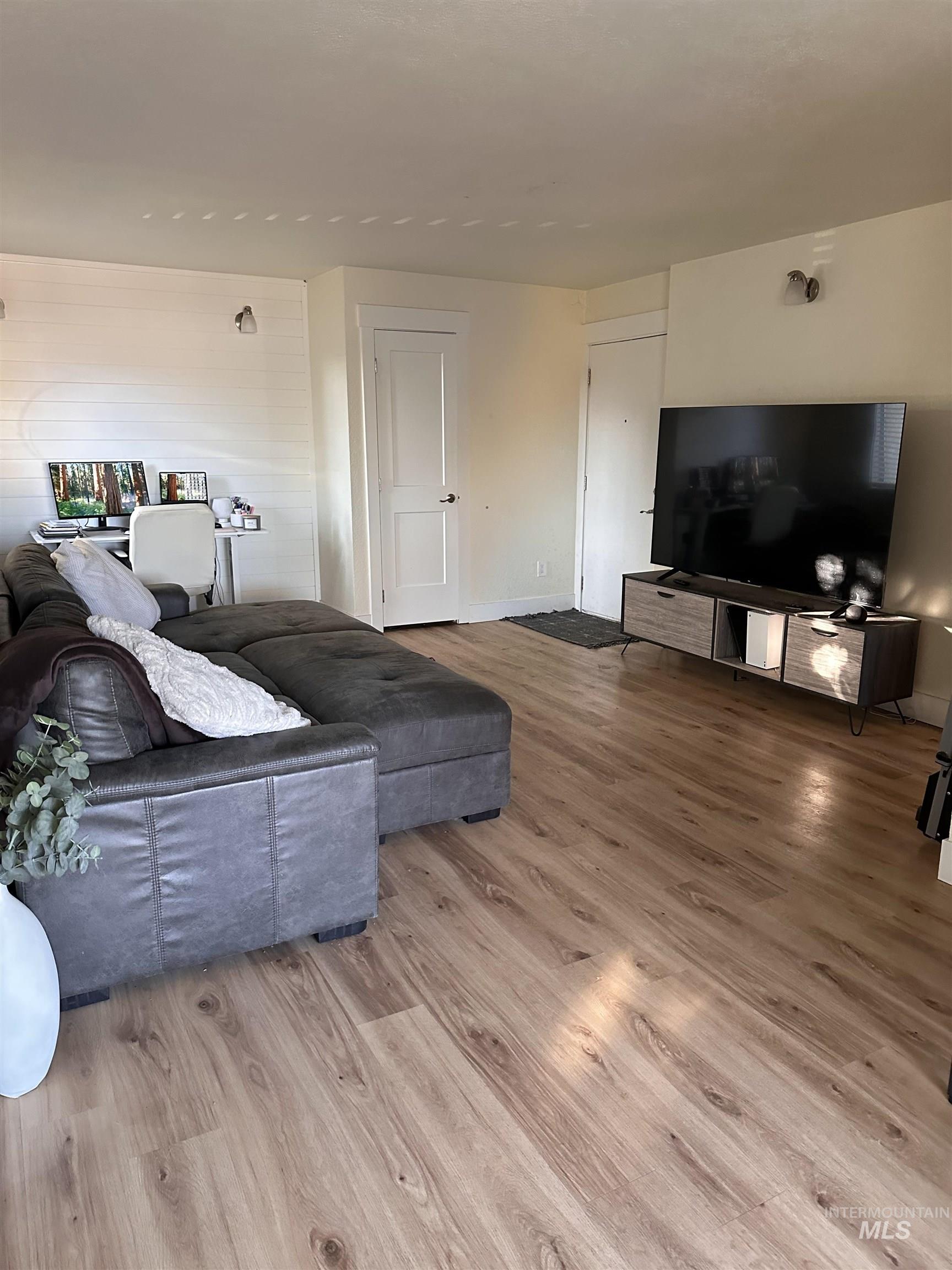 7024 Colehaven, Boise, Idaho 83704, 2 Bedrooms, 1 Bathroom, Residential For Sale, Price $234,900, 98979755