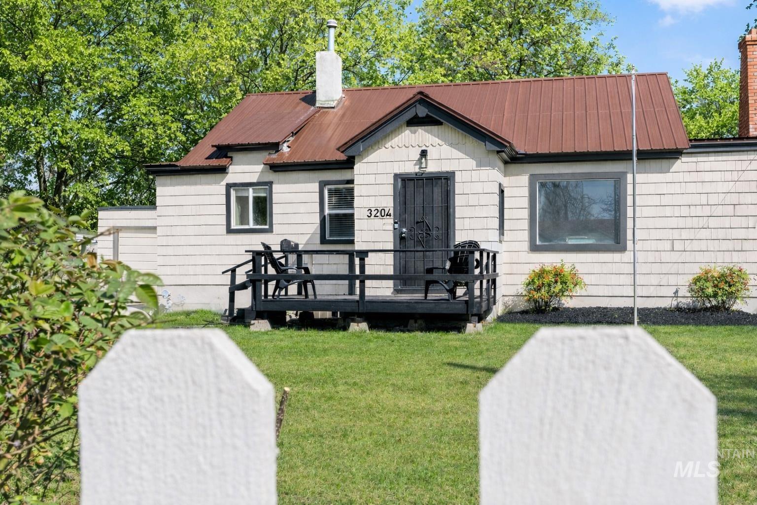 3204 W Rose Hill St, Boise, Idaho 83705, 2 Bedrooms, 1 Bathroom, Residential Income For Sale, Price $549,900, 98979758