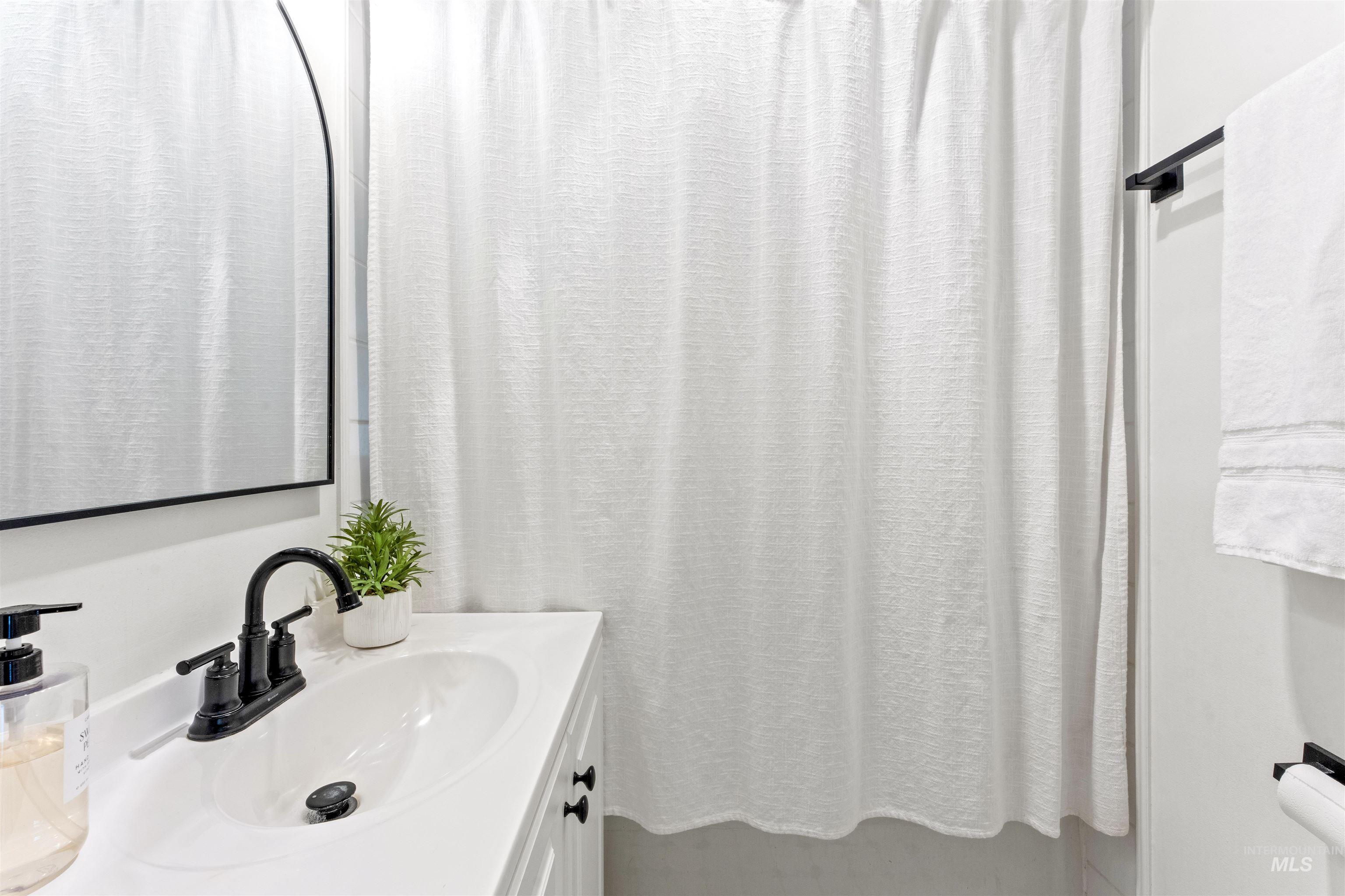 3204 W Rose Hill St, Boise, Idaho 83705, 2 Bedrooms, 1 Bathroom, Residential Income For Sale, Price $549,900, 98979758