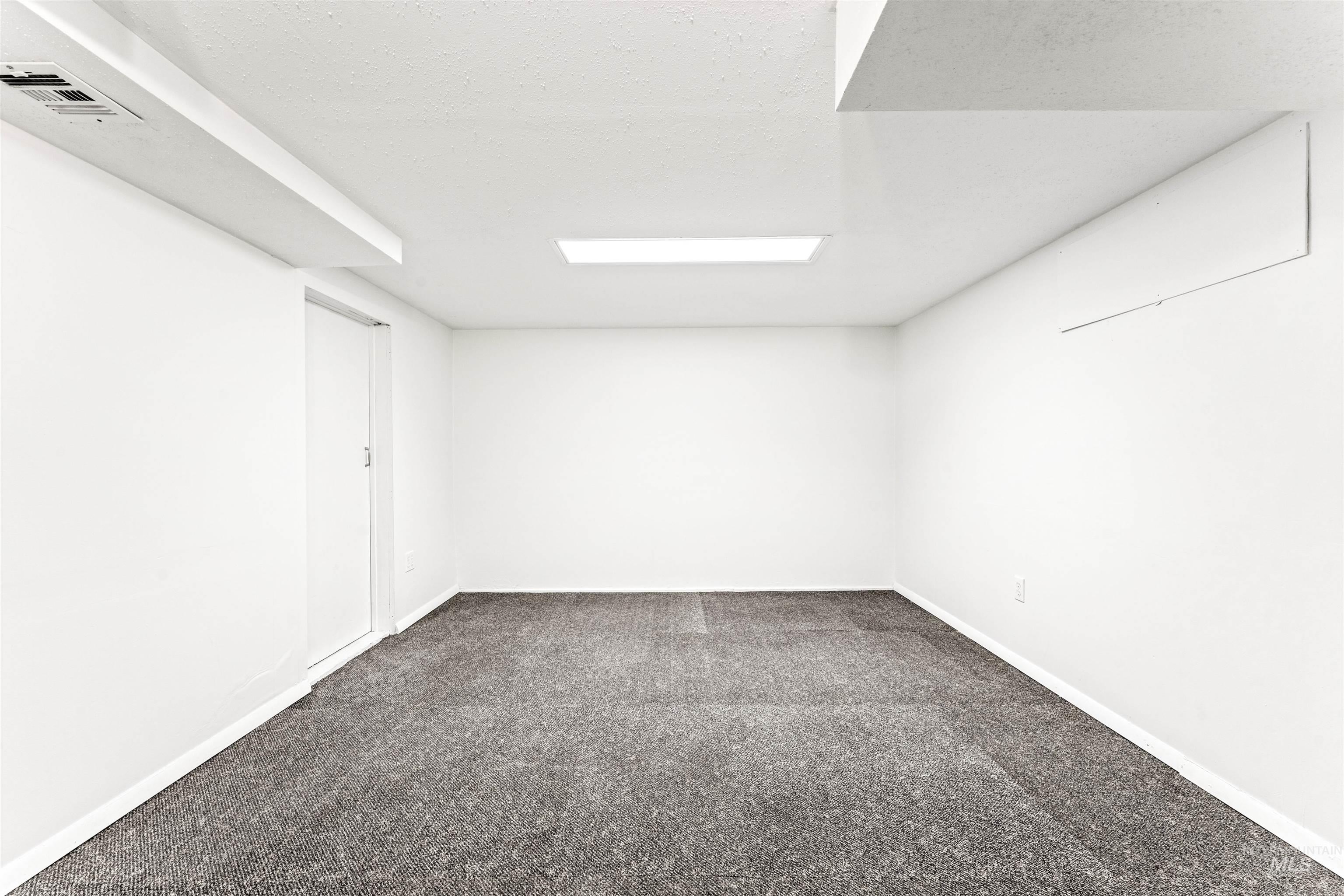 3204 W Rose Hill St, Boise, Idaho 83705, 2 Bedrooms, 1 Bathroom, Residential Income For Sale, Price $549,900, 98979758