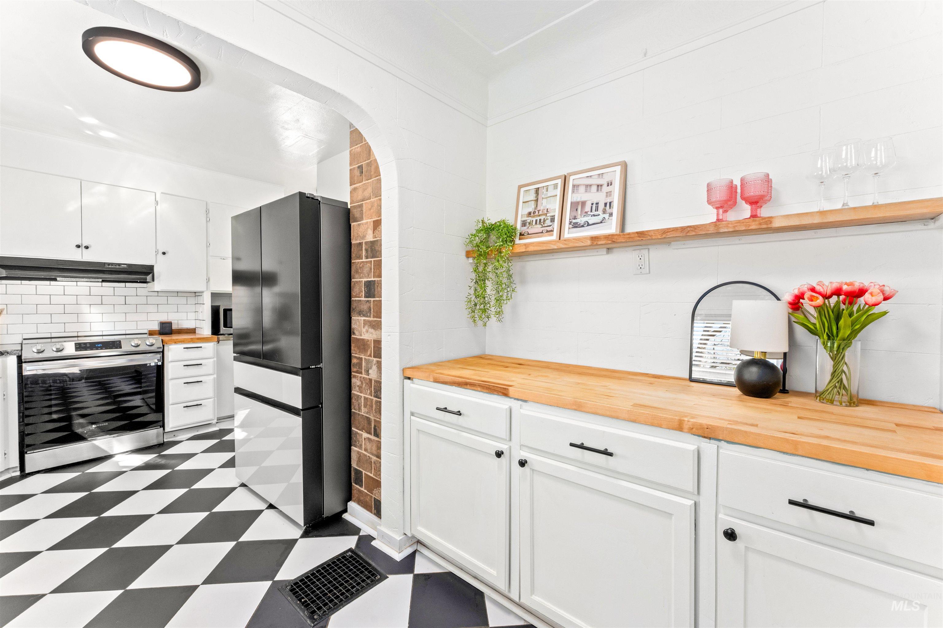 3204 W Rose Hill St, Boise, Idaho 83705, 2 Bedrooms, 1 Bathroom, Residential Income For Sale, Price $549,900, 98979758