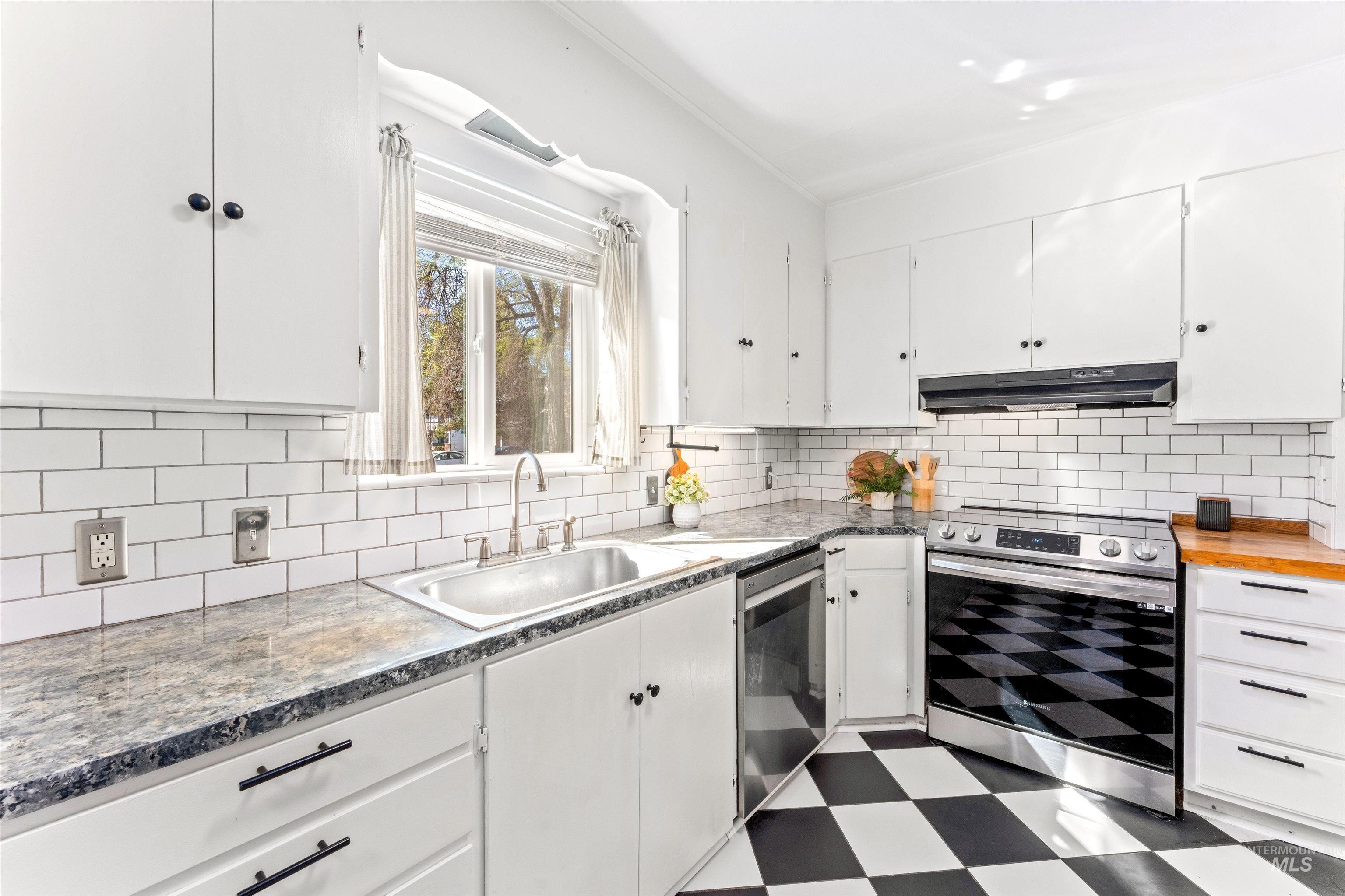 3204 W Rose Hill St, Boise, Idaho 83705, 2 Bedrooms, 1 Bathroom, Residential Income For Sale, Price $549,900, 98979758