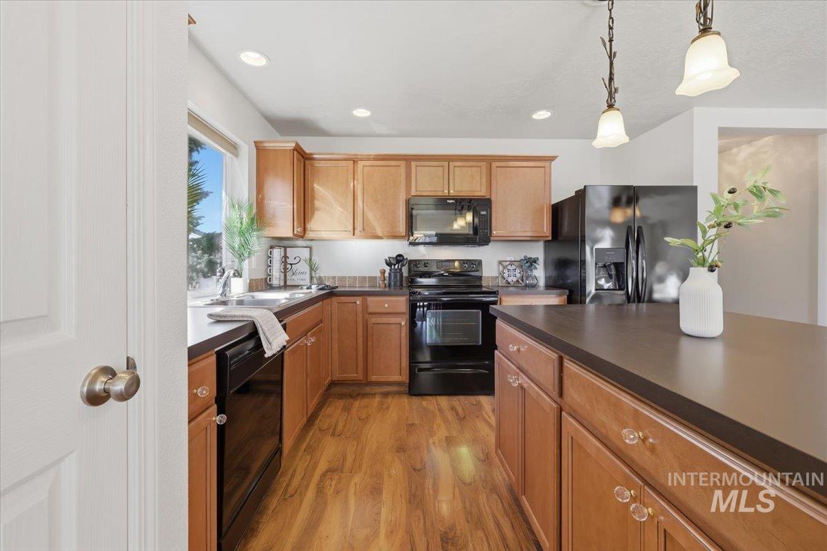 17764 Quiet Springs Ave, Nampa, Idaho 83687, 3 Bedrooms, 2 Bathrooms, Residential For Sale, Price $409,900, 98979762