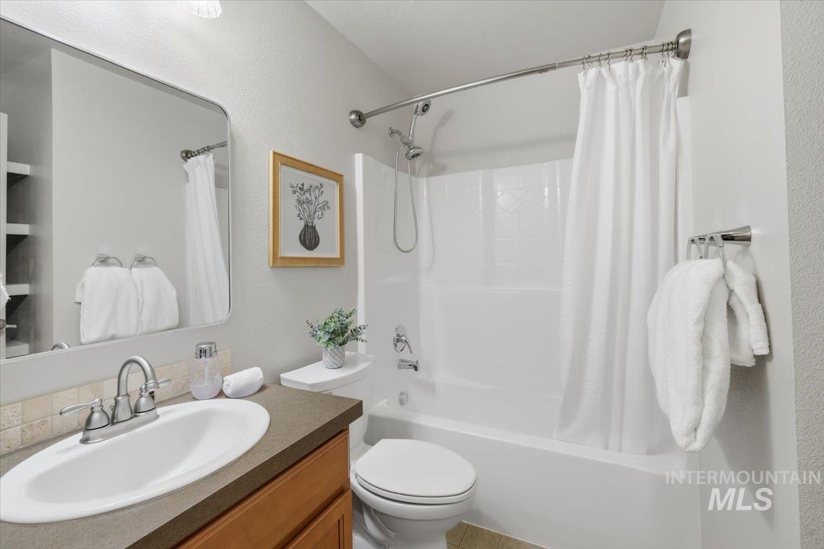 17764 Quiet Springs Ave, Nampa, Idaho 83687, 3 Bedrooms, 2 Bathrooms, Residential For Sale, Price $409,900, 98979762