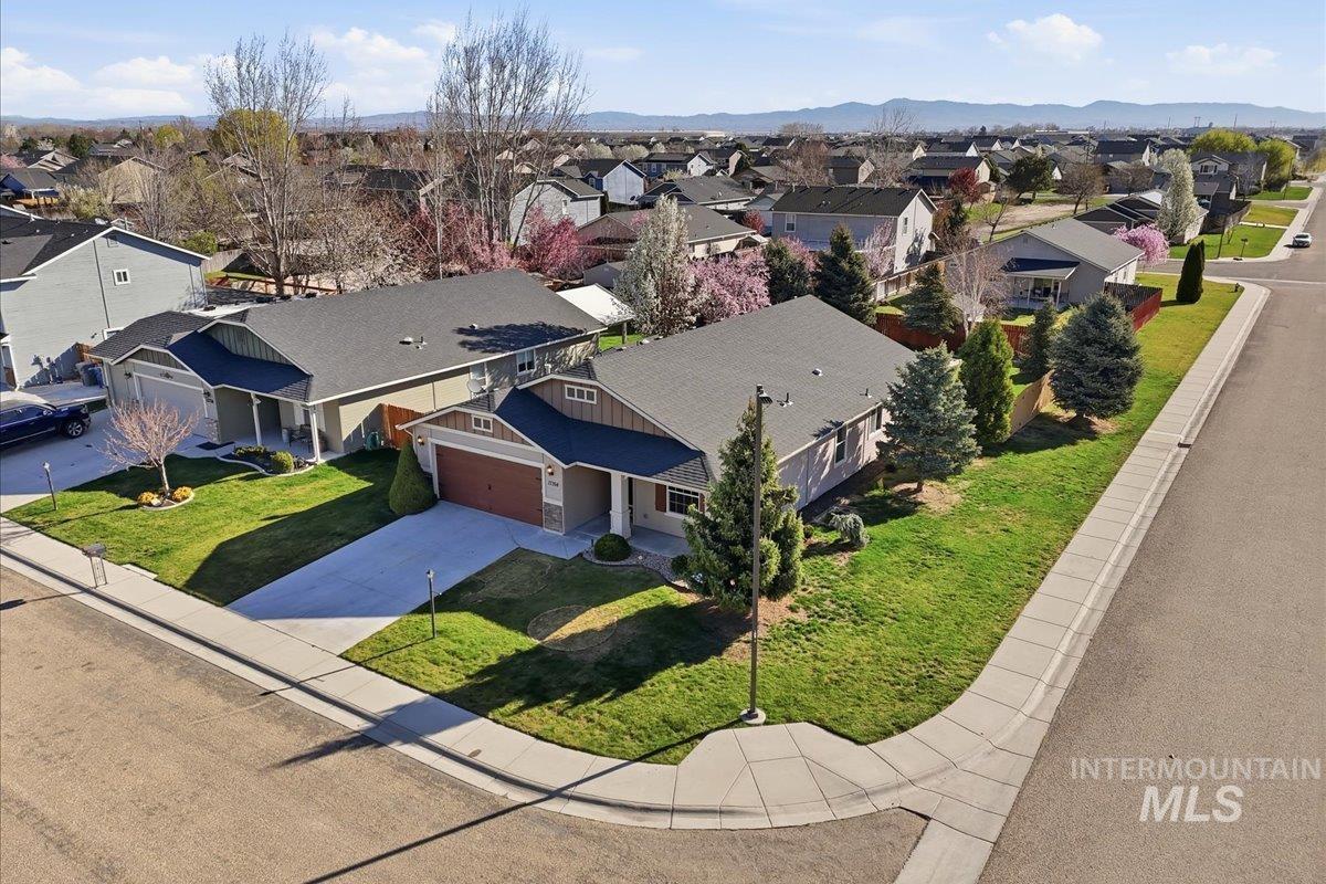 17764 Quiet Springs Ave, Nampa, Idaho 83687, 3 Bedrooms, 2 Bathrooms, Residential For Sale, Price $409,900, 98979762
