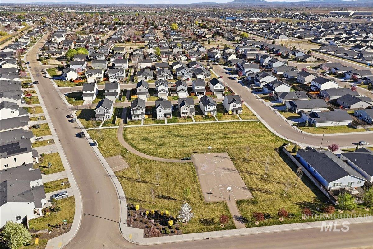 17764 Quiet Springs Ave, Nampa, Idaho 83687, 3 Bedrooms, 2 Bathrooms, Residential For Sale, Price $409,900, 98979762