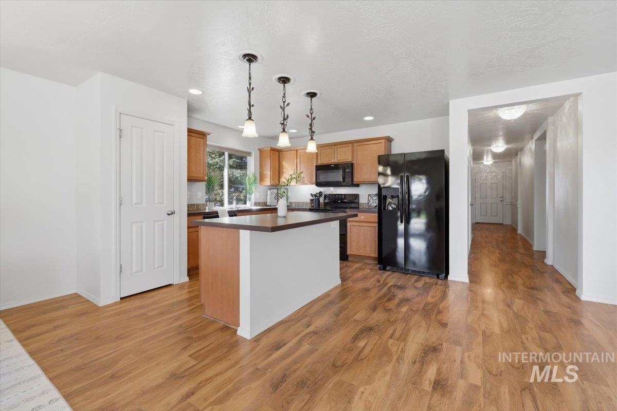 17764 Quiet Springs Ave, Nampa, Idaho 83687, 3 Bedrooms, 2 Bathrooms, Residential For Sale, Price $409,900, 98979762