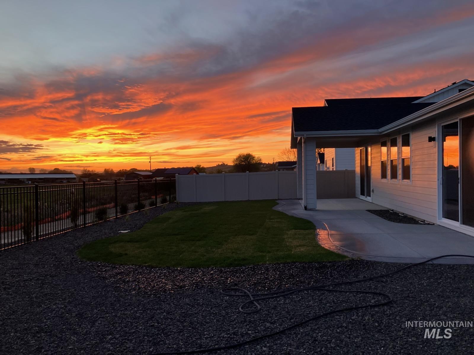 12557 W Wayfaring Drive, Star, Idaho 83669, 3 Bedrooms, 2.5 Bathrooms, Residential For Sale, Price $679,900, 98979765