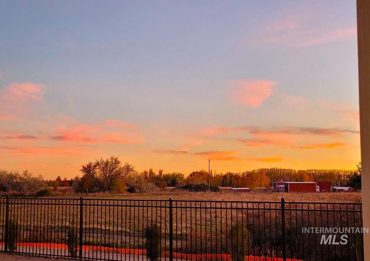 12557 W Wayfaring Drive, Star, Idaho 83669, 3 Bedrooms, 2.5 Bathrooms, Residential For Sale, Price $679,900, 98979765