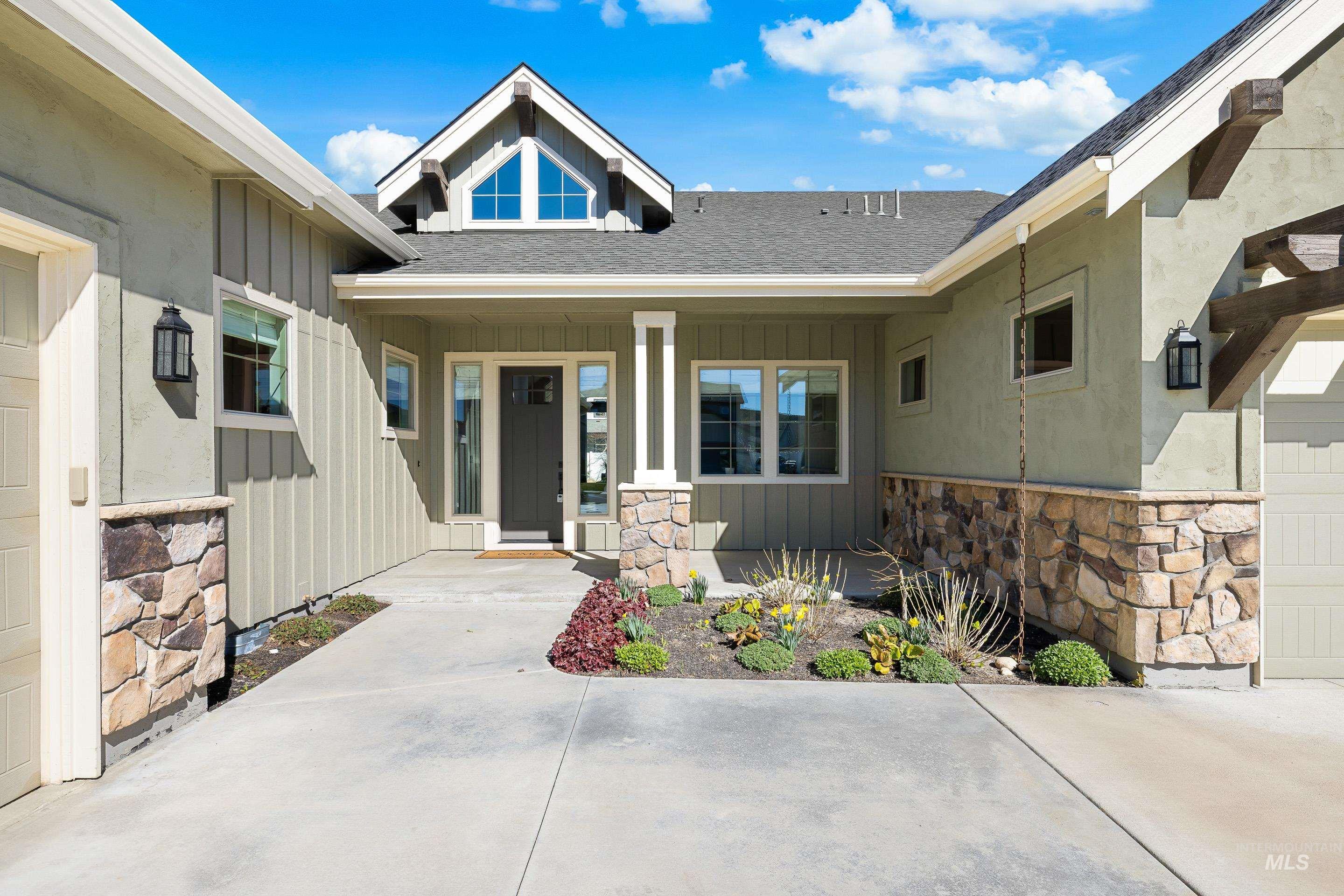8368 W Sparks Lake Dr., Boise, Idaho 83714, 3 Bedrooms, 2.5 Bathrooms, Residential For Sale, Price $998,000, 98979770