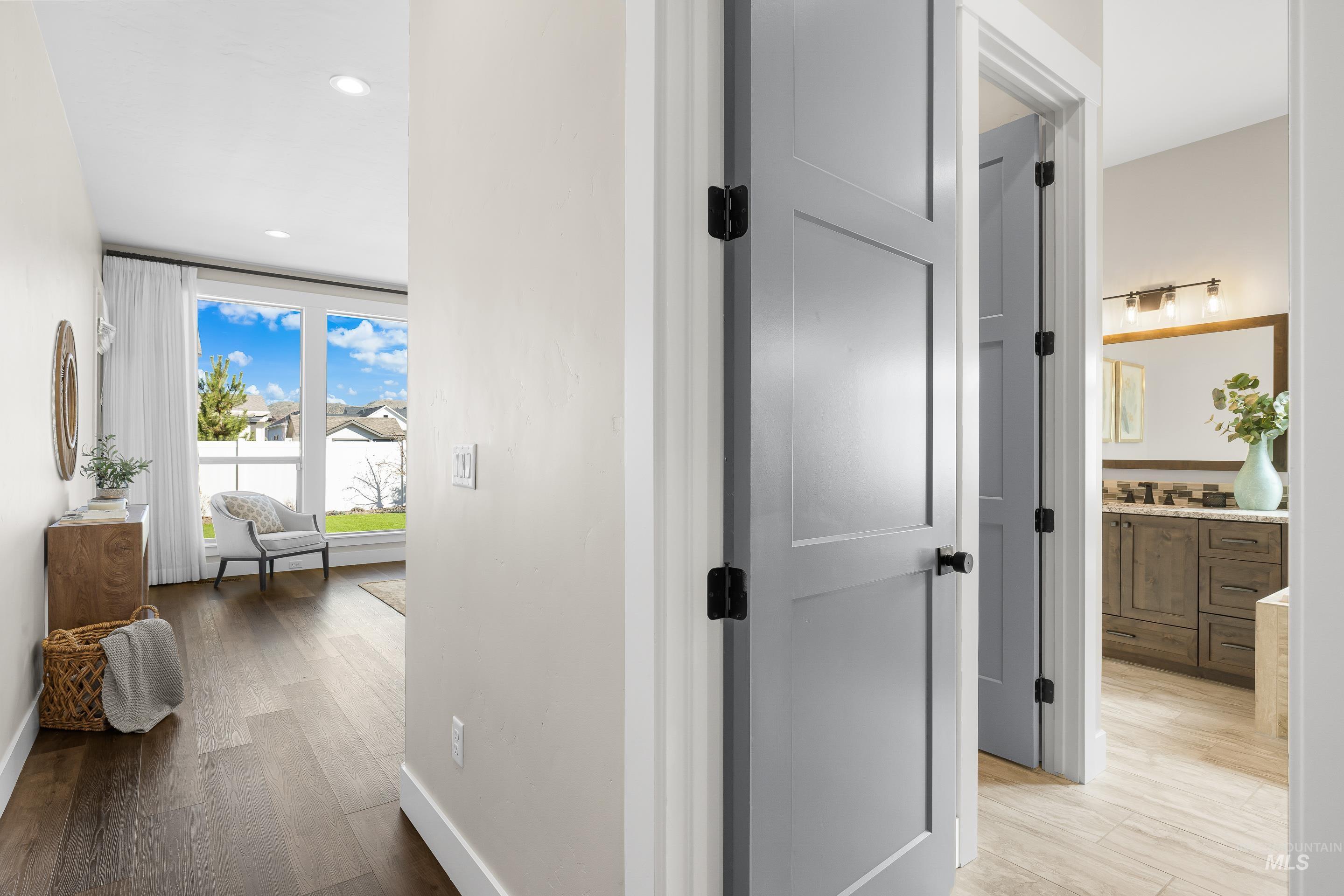 8368 W Sparks Lake Dr., Boise, Idaho 83714, 3 Bedrooms, 2.5 Bathrooms, Residential For Sale, Price $998,000, 98979770