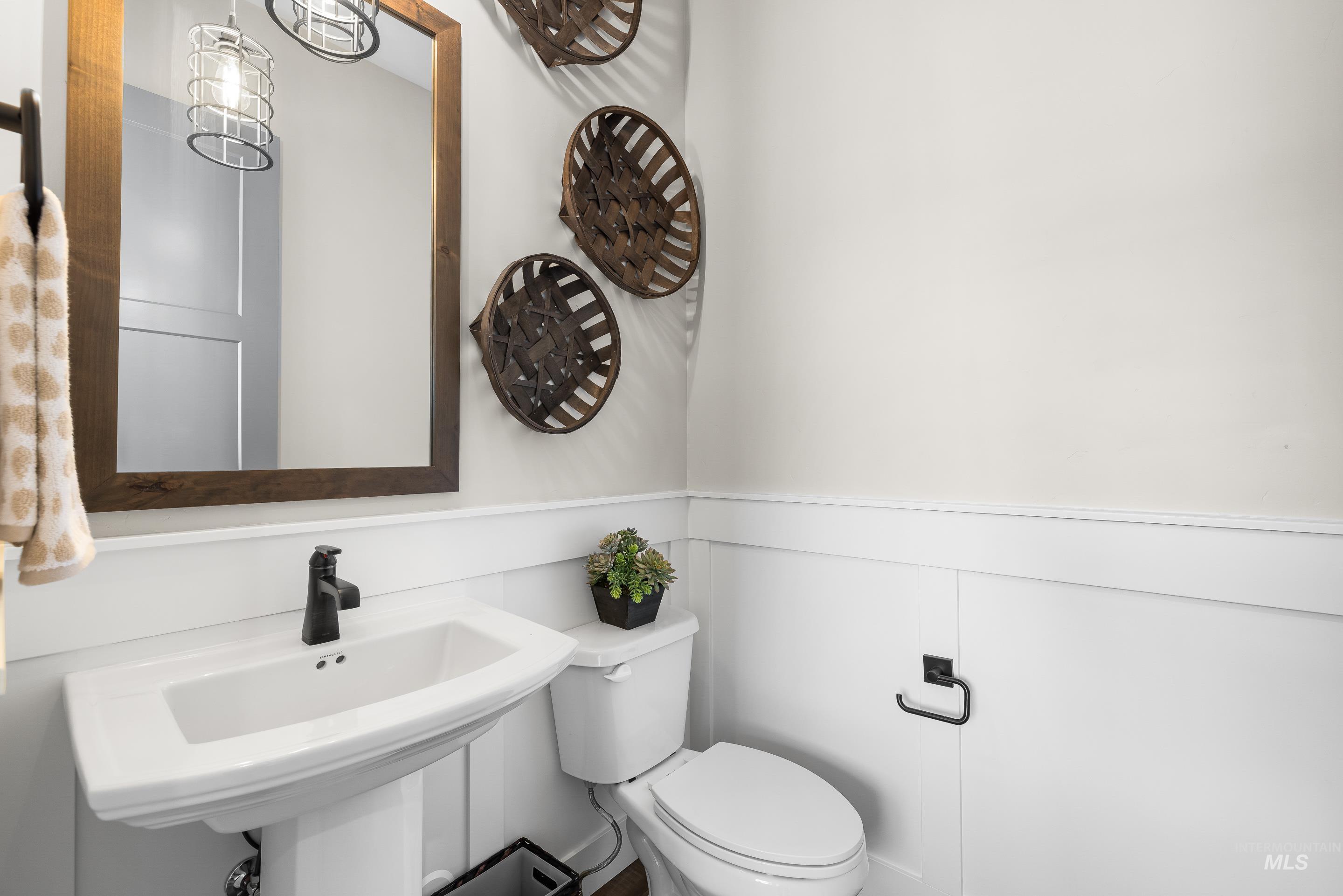 8368 W Sparks Lake Dr., Boise, Idaho 83714, 3 Bedrooms, 2.5 Bathrooms, Residential For Sale, Price $998,000, 98979770