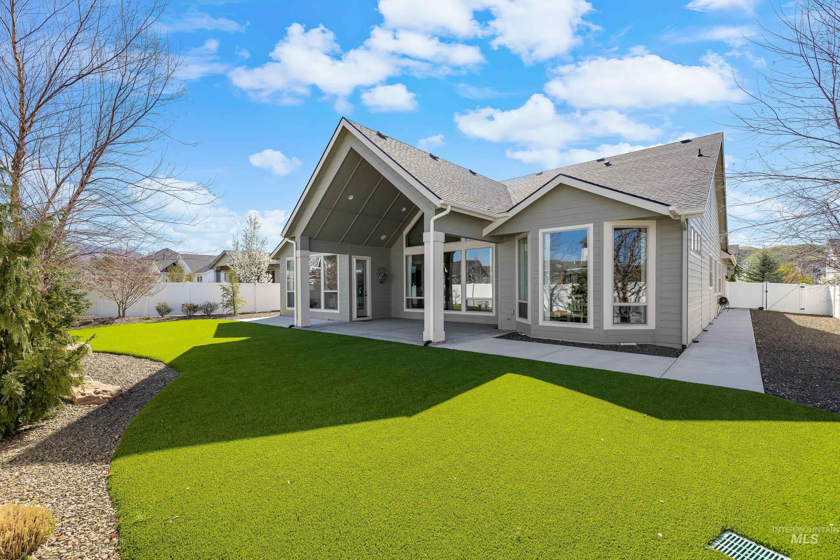 8368 W Sparks Lake Dr., Boise, Idaho 83714, 3 Bedrooms, 2.5 Bathrooms, Residential For Sale, Price $998,000, 98979770