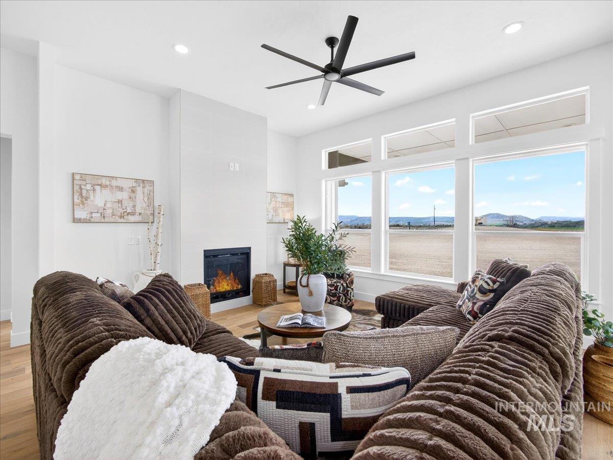 25773 Clydesdale Lane, Parma, Idaho 83660, 4 Bedrooms, 2.5 Bathrooms, Residential For Sale, Price $992,900,MLS 98979771