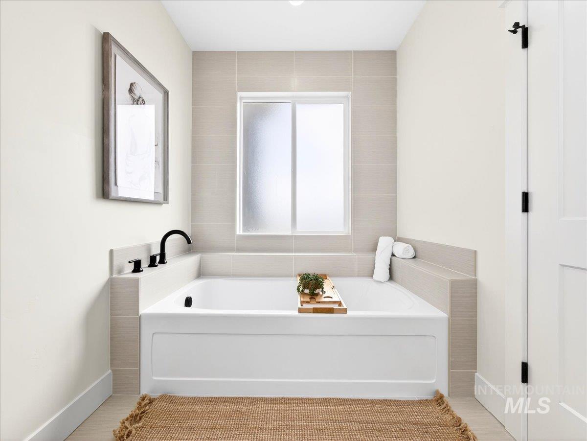 25773 Clydesdale Lane, Parma, Idaho 83660, 4 Bedrooms, 2.5 Bathrooms, Residential For Sale, Price $998,900, 98979771