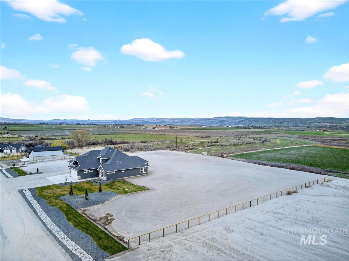 25773 Clydesdale Lane, Parma, Idaho 83660, 4 Bedrooms, 2.5 Bathrooms, Residential For Sale, Price $998,900, 98979771