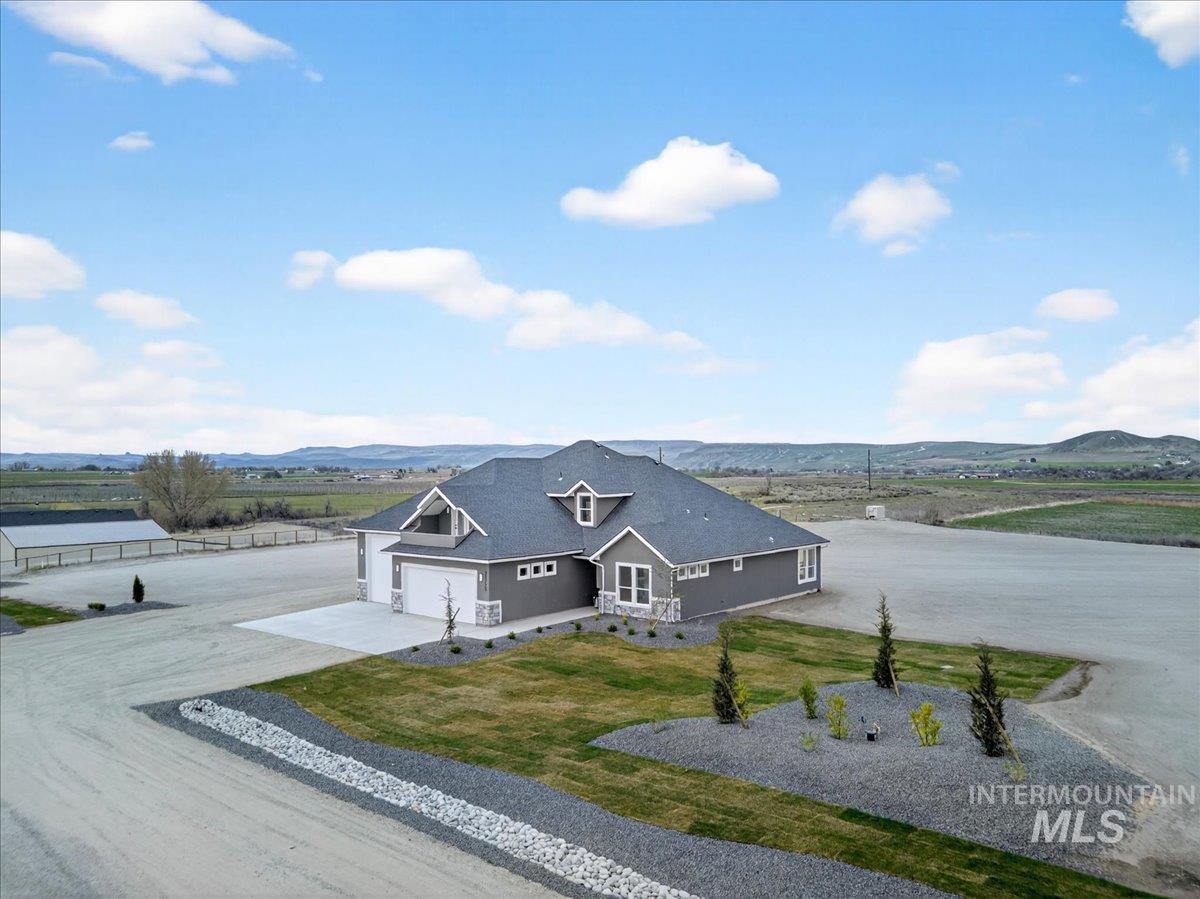 25773 Clydesdale Lane, Parma, Idaho 83660, 4 Bedrooms, 2.5 Bathrooms, Residential For Sale, Price $998,900, 98979771