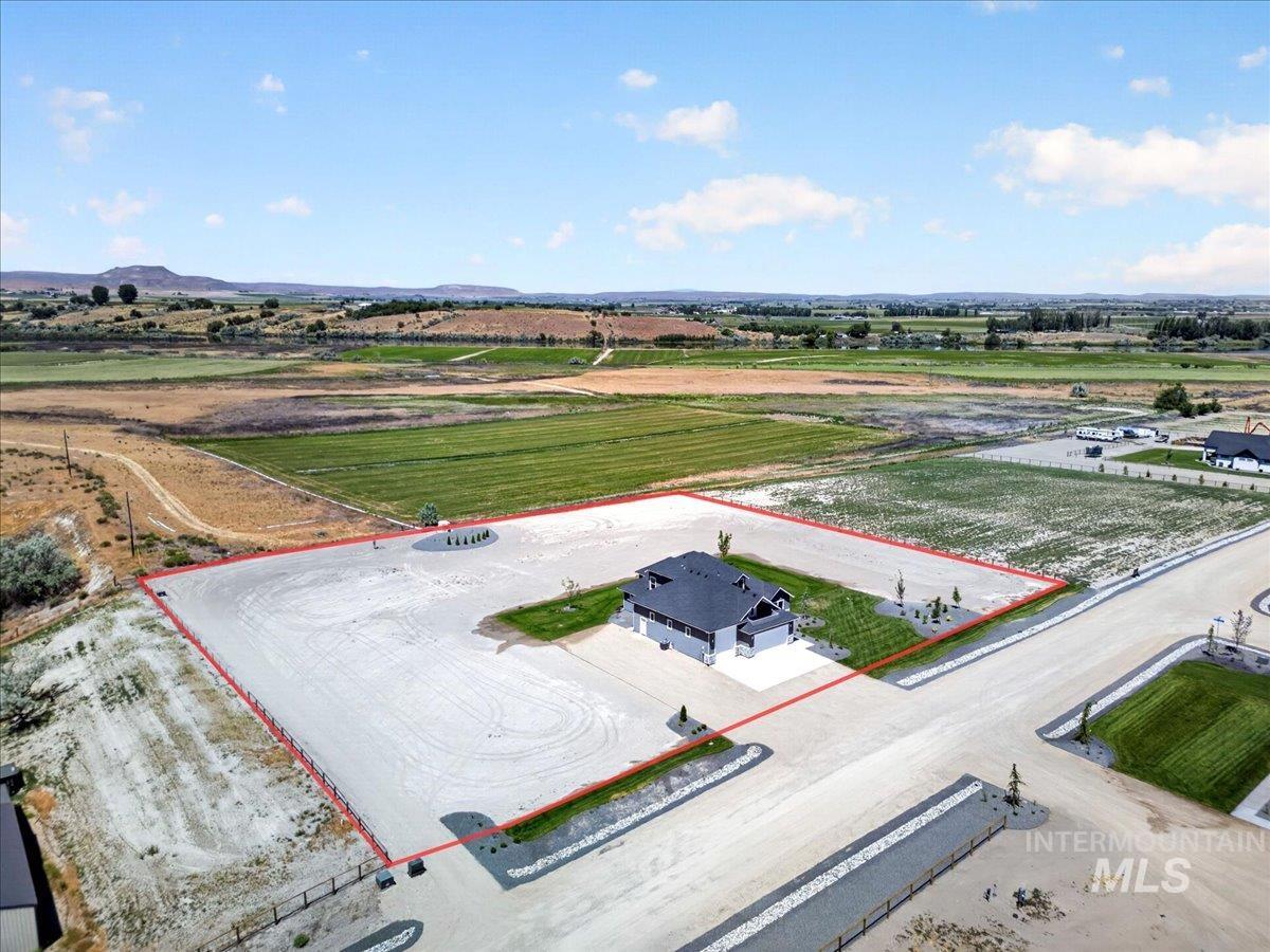 25773 Clydesdale Lane, Parma, Idaho 83660, 4 Bedrooms, 2.5 Bathrooms, Residential For Sale, Price $992,900,MLS 98979771