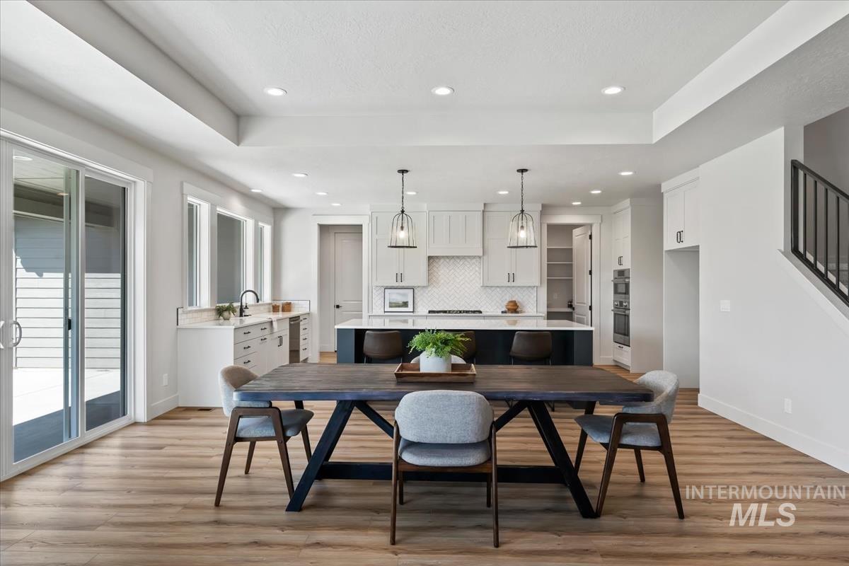 2653 E Cavern Dr., Meridian, Idaho 83642, 3 Bedrooms, 3.5 Bathrooms, Residential For Sale, Price $874,900, 98979772