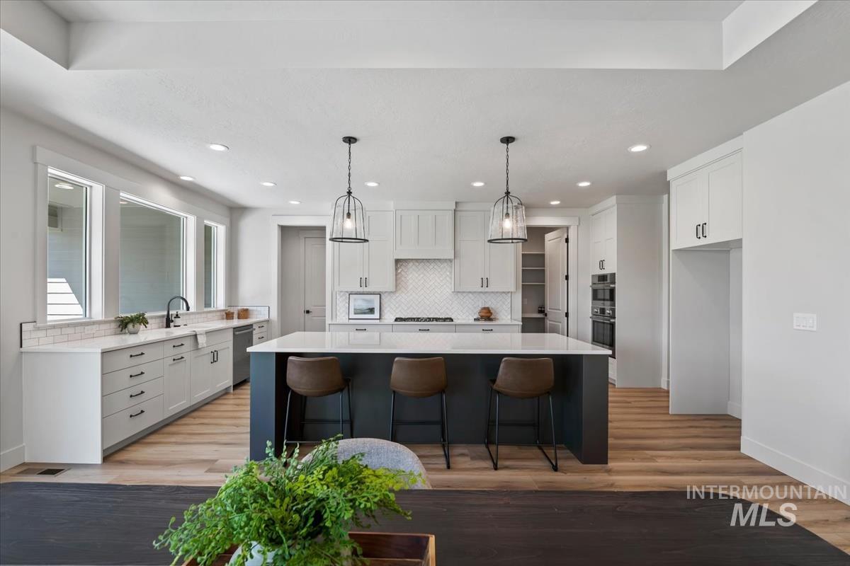 2653 E Cavern Dr., Meridian, Idaho 83642, 3 Bedrooms, 3.5 Bathrooms, Residential For Sale, Price $874,900, 98979772