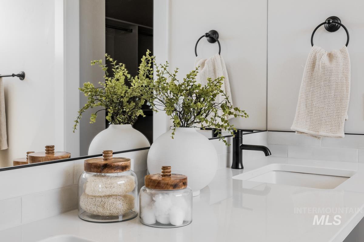 2653 E Cavern Way, Meridian, Idaho 83642, 3 Bedrooms, 3.5 Bathrooms, Residential For Sale, Price $874,900, 98979772