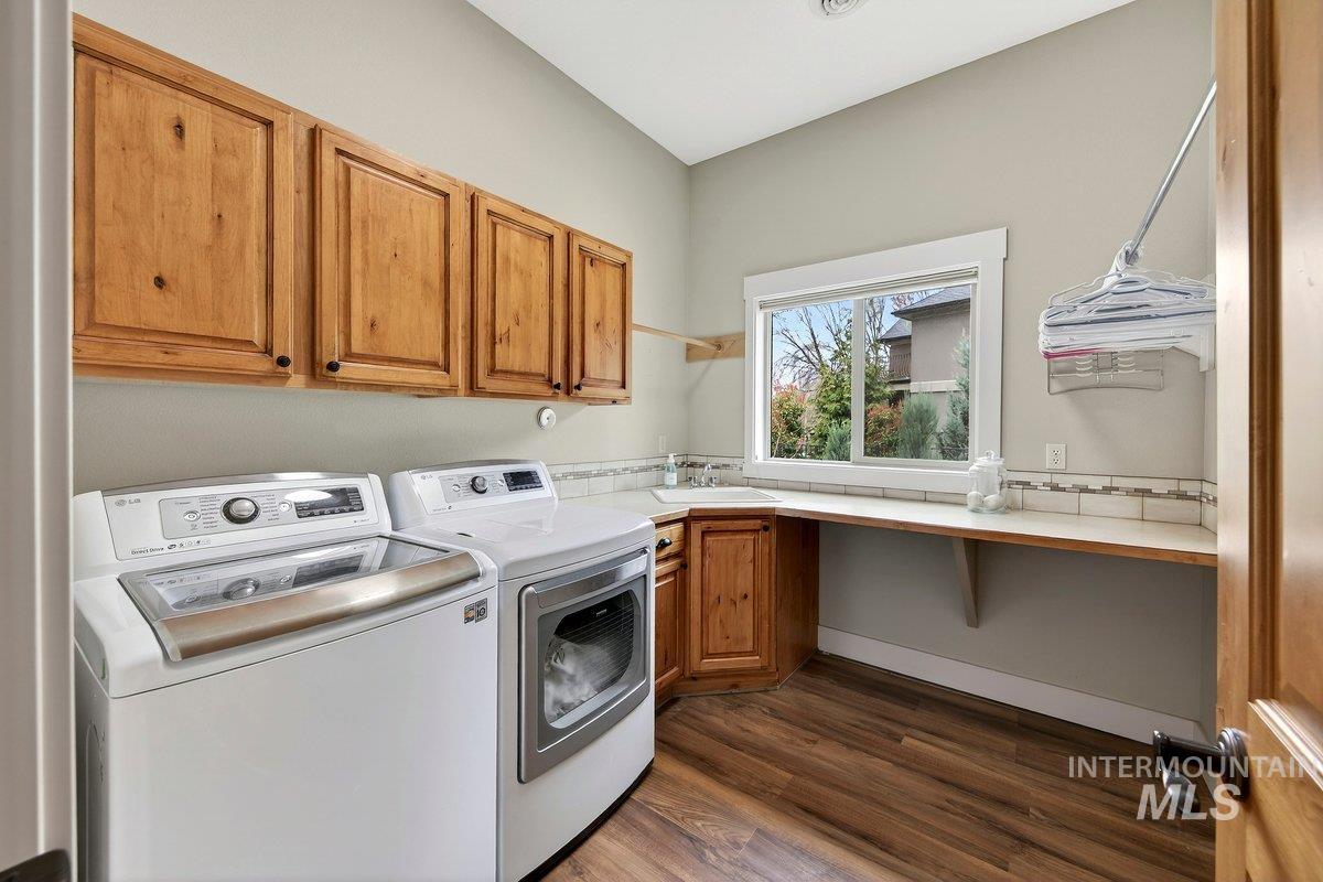 1013 E Rivers End Drive, Eagle, Idaho 83616-0000, 5 Bedrooms, 3.5 Bathrooms, Residential For Sale, Price $1,775,000,MLS 98979774