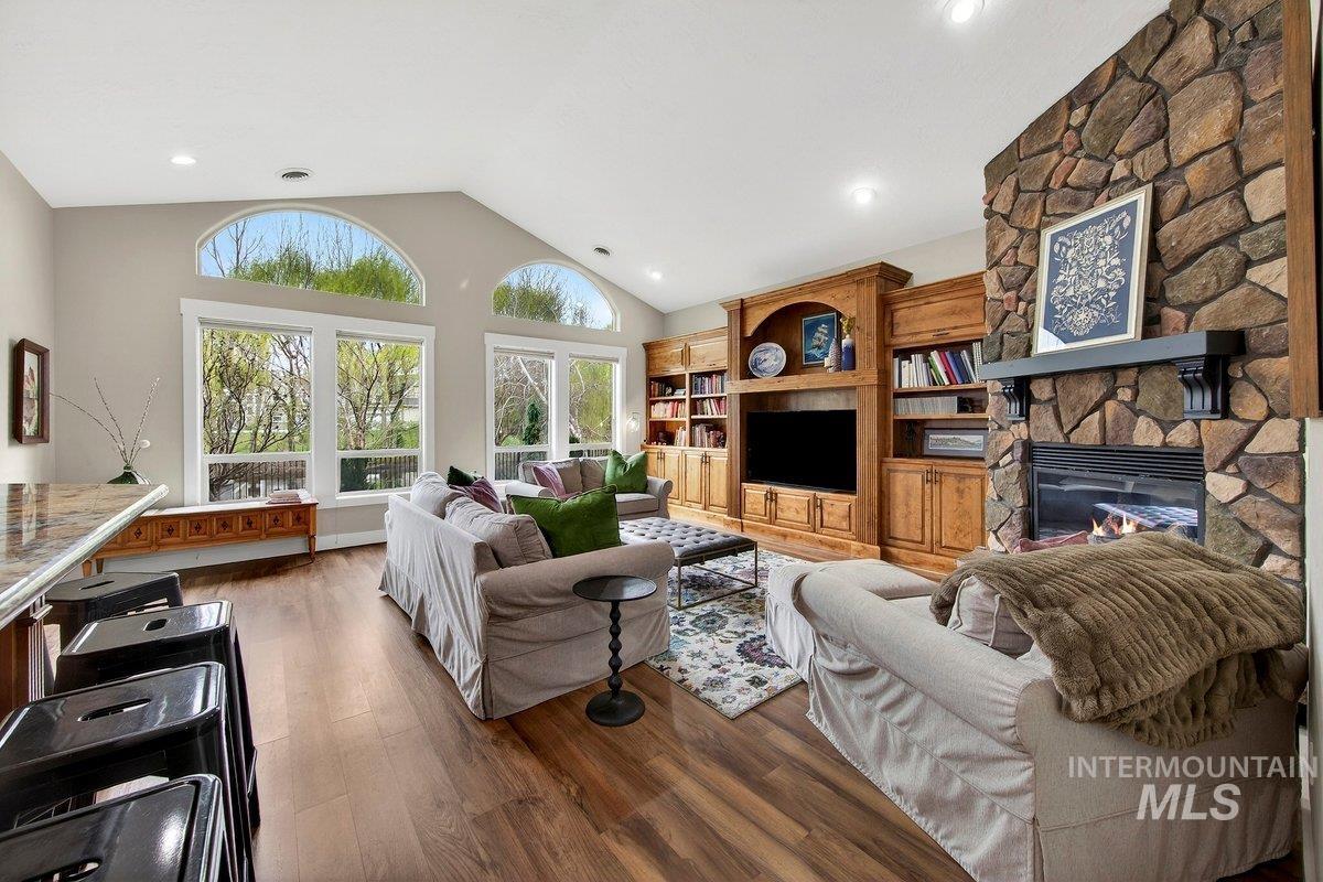 1013 E Rivers End Drive, Eagle, Idaho 83616-0000, 5 Bedrooms, 3.5 Bathrooms, Residential For Sale, Price $1,775,000,MLS 98979774