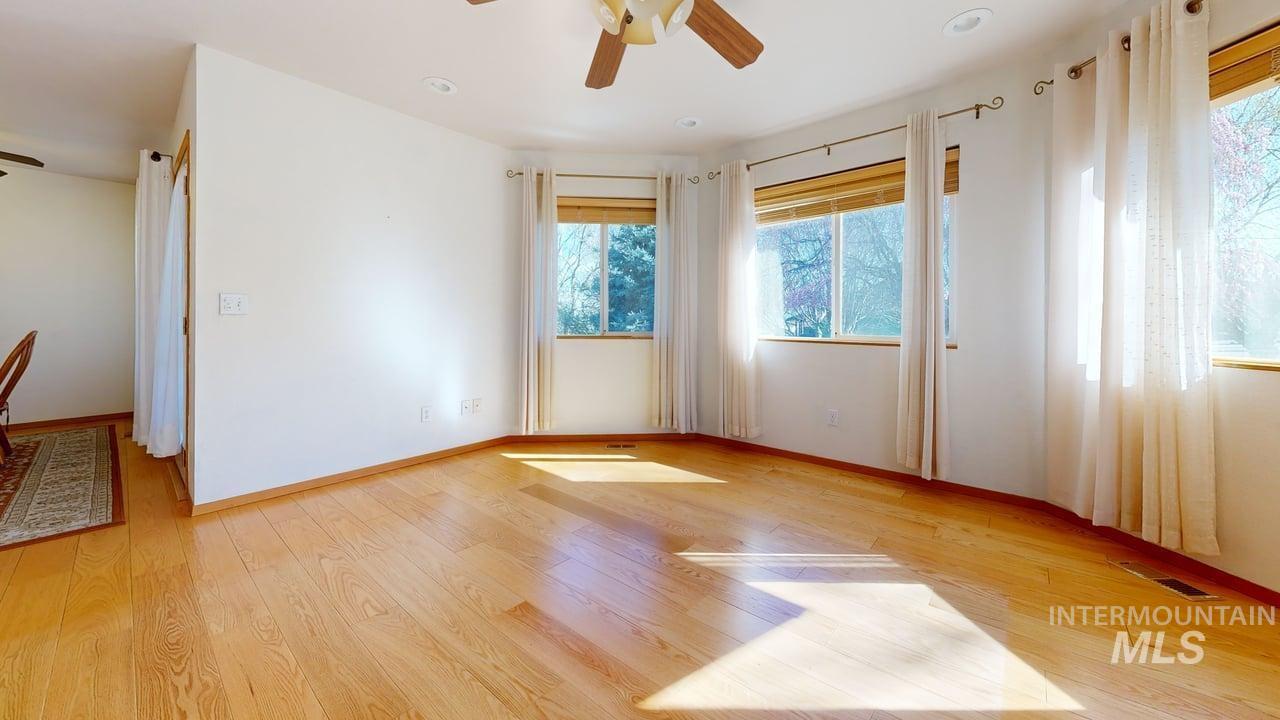 2794 9th Ave., Clarkston, Washington 99403, 3 Bedrooms, 2 Bathrooms, Residential For Sale, Price $439,900, 98979775