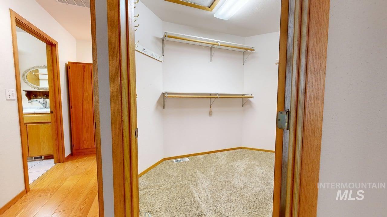 2794 9th Ave., Clarkston, Washington 99403, 3 Bedrooms, 2 Bathrooms, Residential For Sale, Price $439,900, 98979775