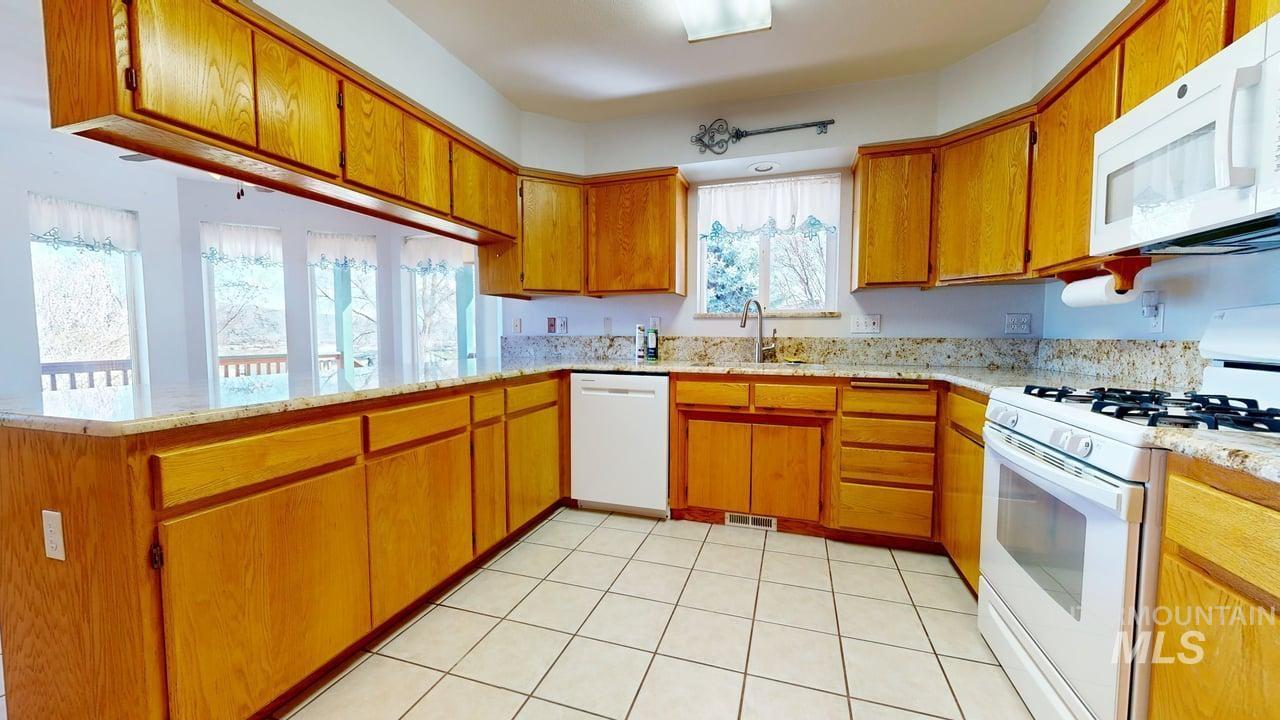 2794 9th Ave., Clarkston, Washington 99403, 3 Bedrooms, 2 Bathrooms, Residential For Sale, Price $439,900, 98979775