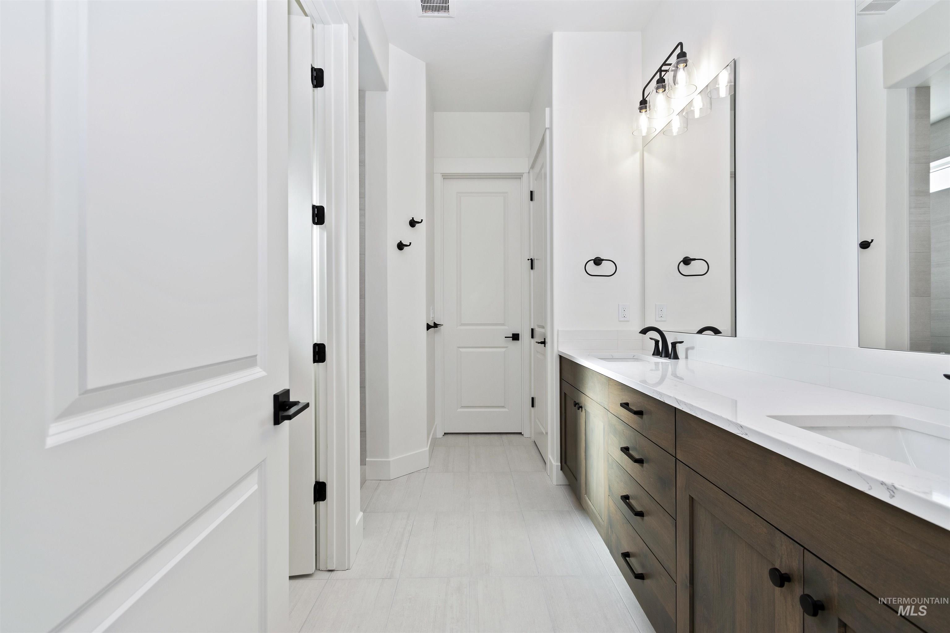 2117 E Sweet Pearl, Kuna, Idaho 83634, 4 Bedrooms, 2 Bathrooms, Residential For Sale, Price $599,880, 98979776