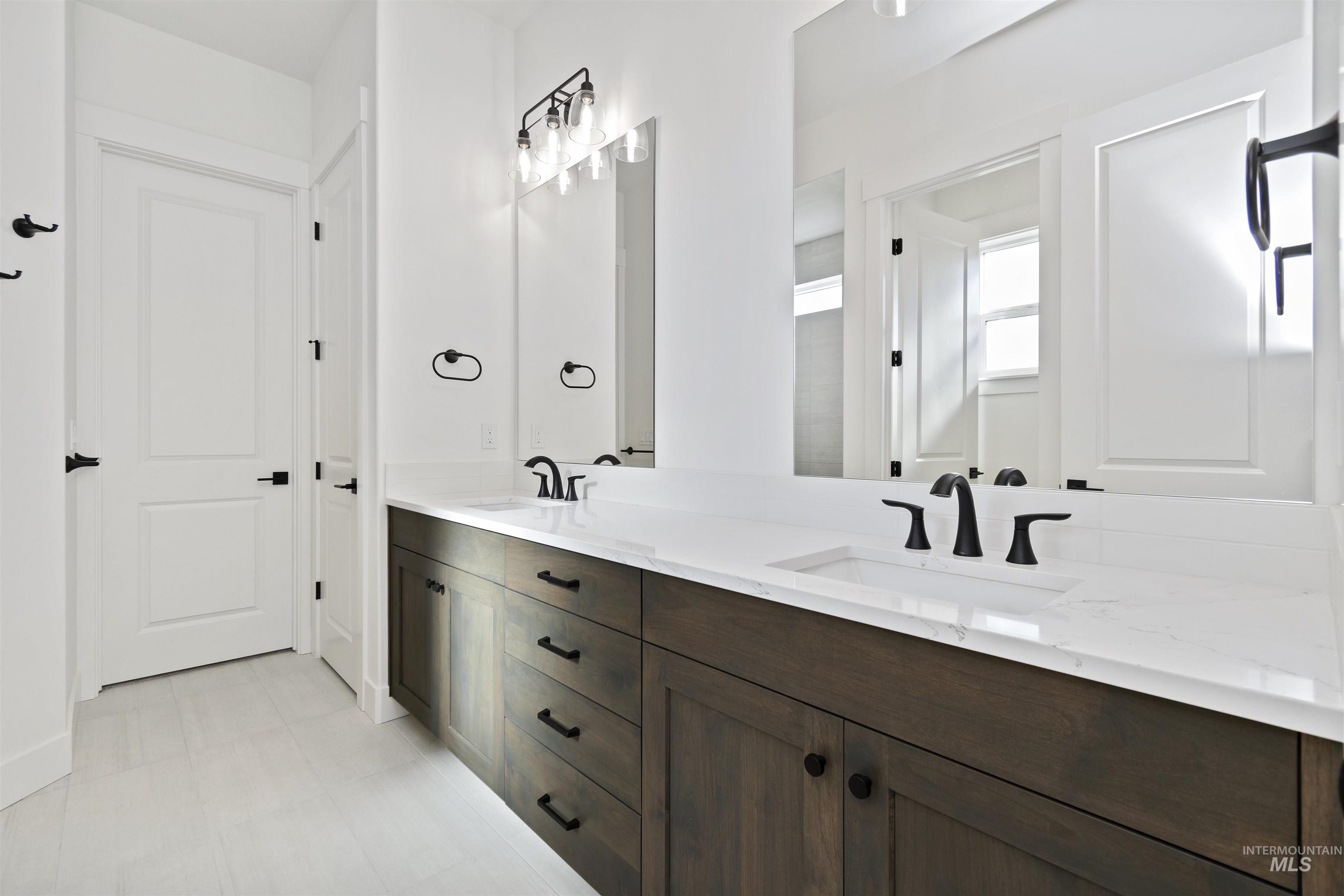 2117 E Sweet Pearl, Kuna, Idaho 83634, 4 Bedrooms, 2 Bathrooms, Residential For Sale, Price $599,880, 98979776