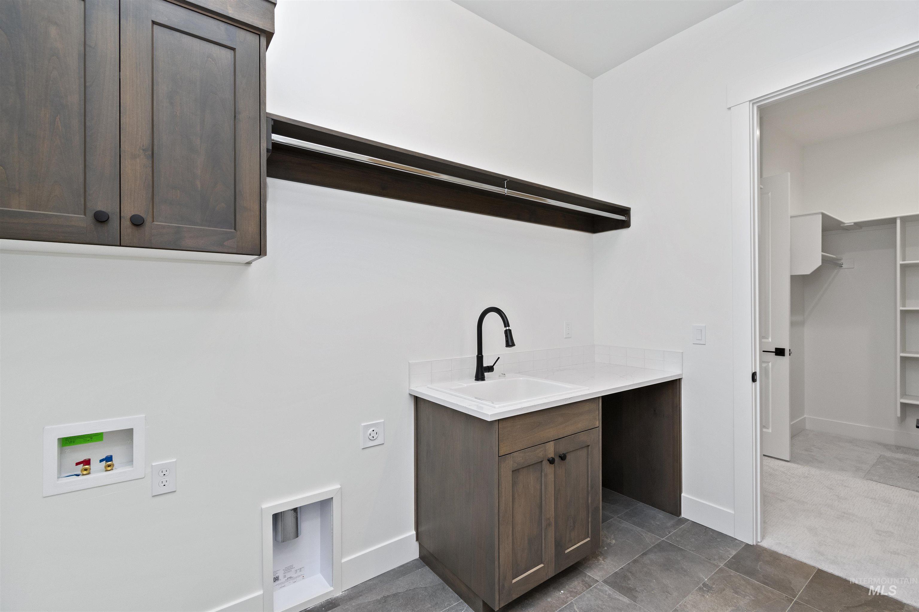 2117 E Sweet Pearl, Kuna, Idaho 83634, 4 Bedrooms, 2 Bathrooms, Residential For Sale, Price $599,880, 98979776